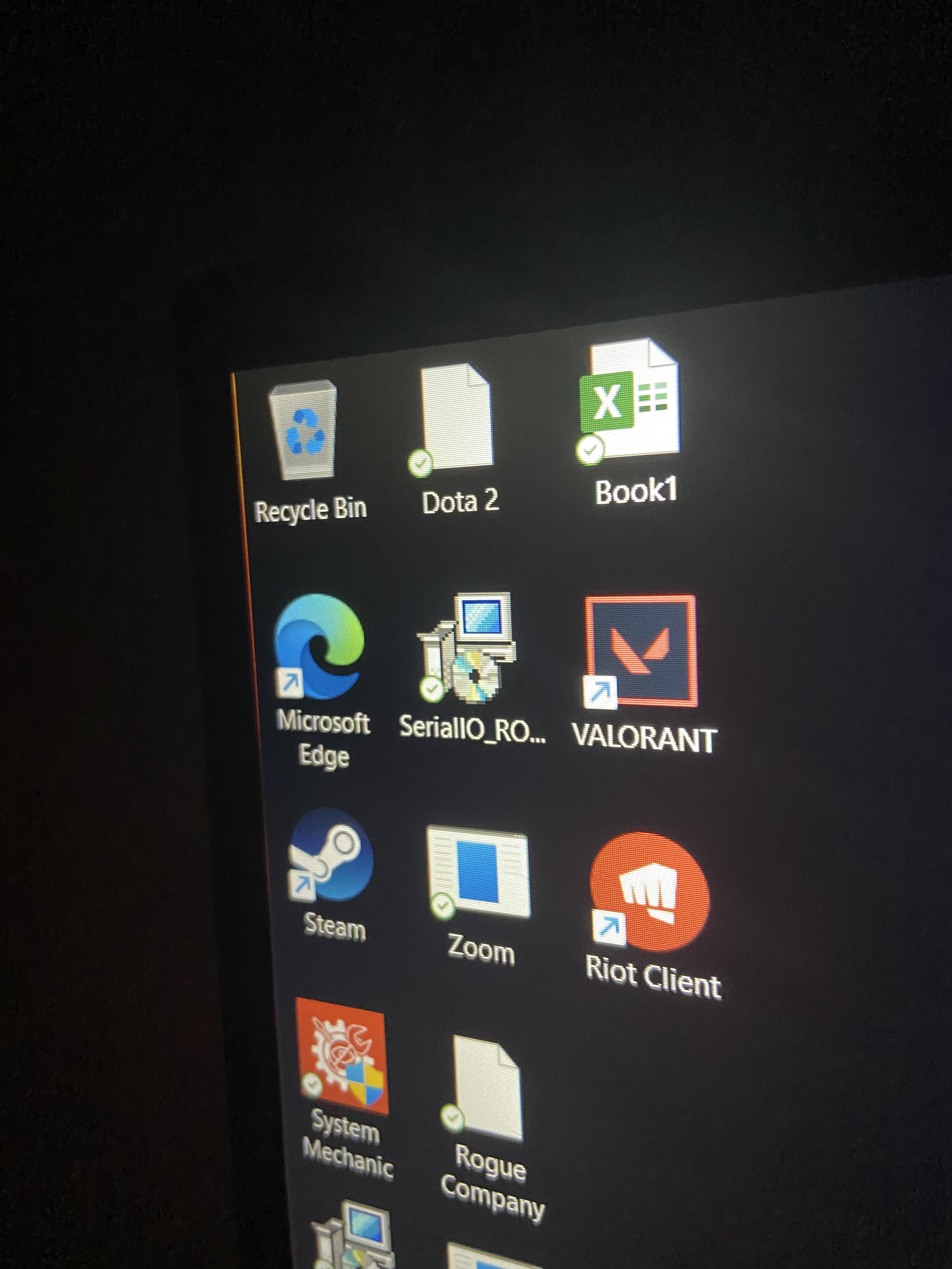 How can i fix this line on my laptop both edge r/ASUSROG