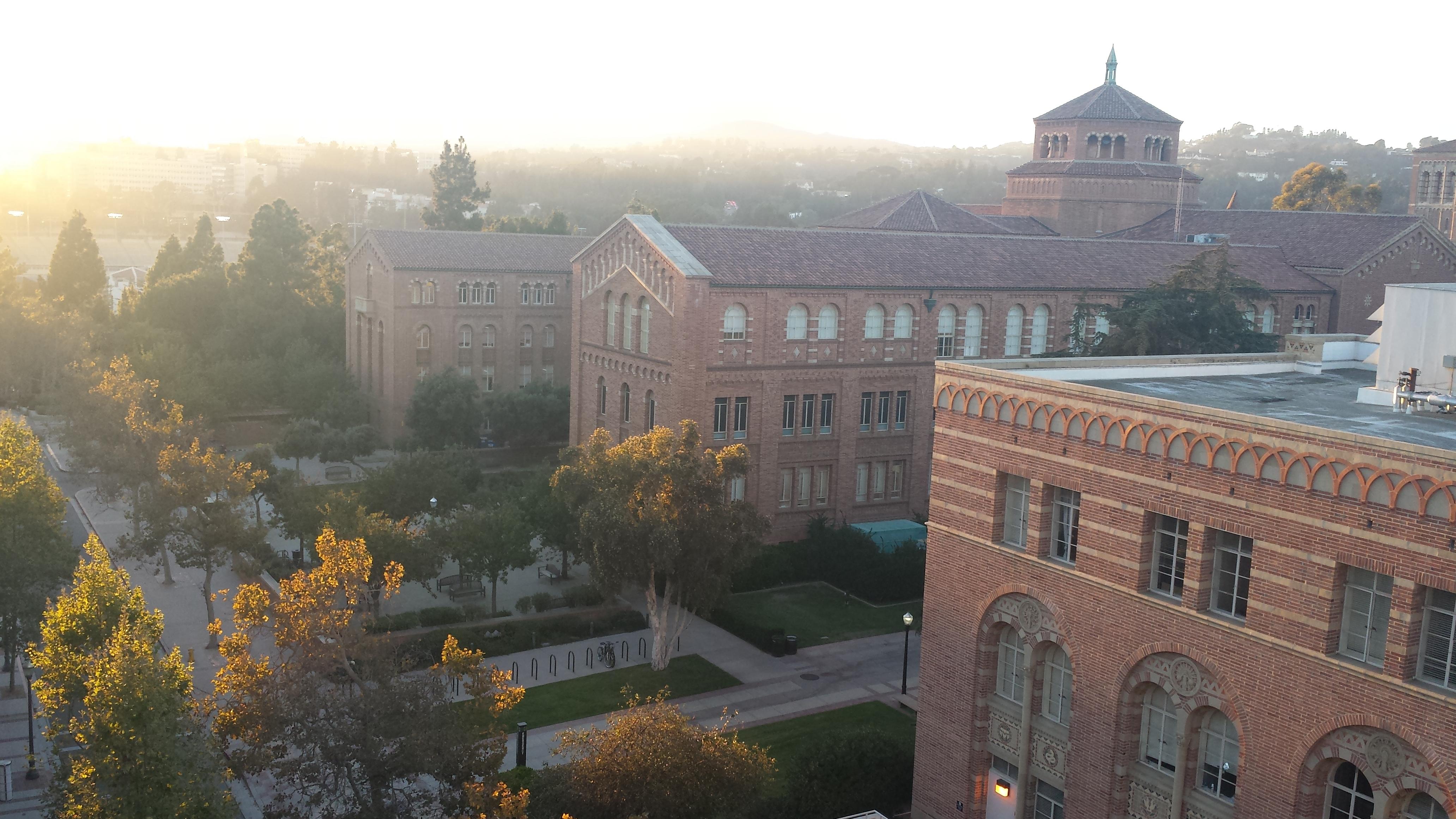My best pic of Powell Library, in all its glory. r/ucla