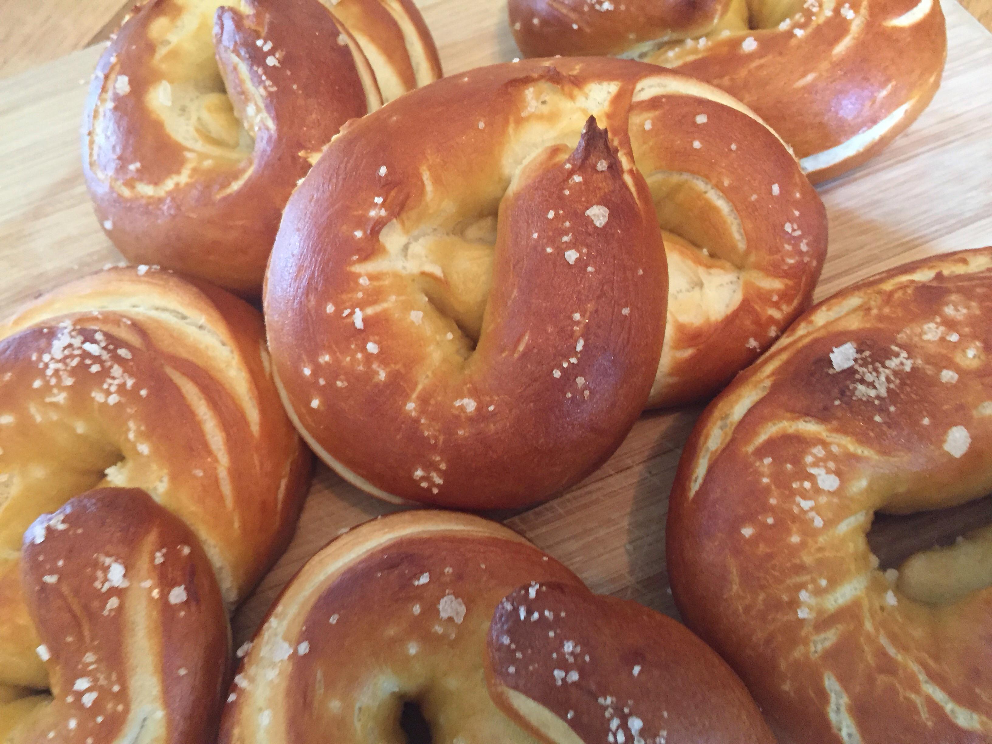 Vegan soft pretzels r/VeganFoodPorn