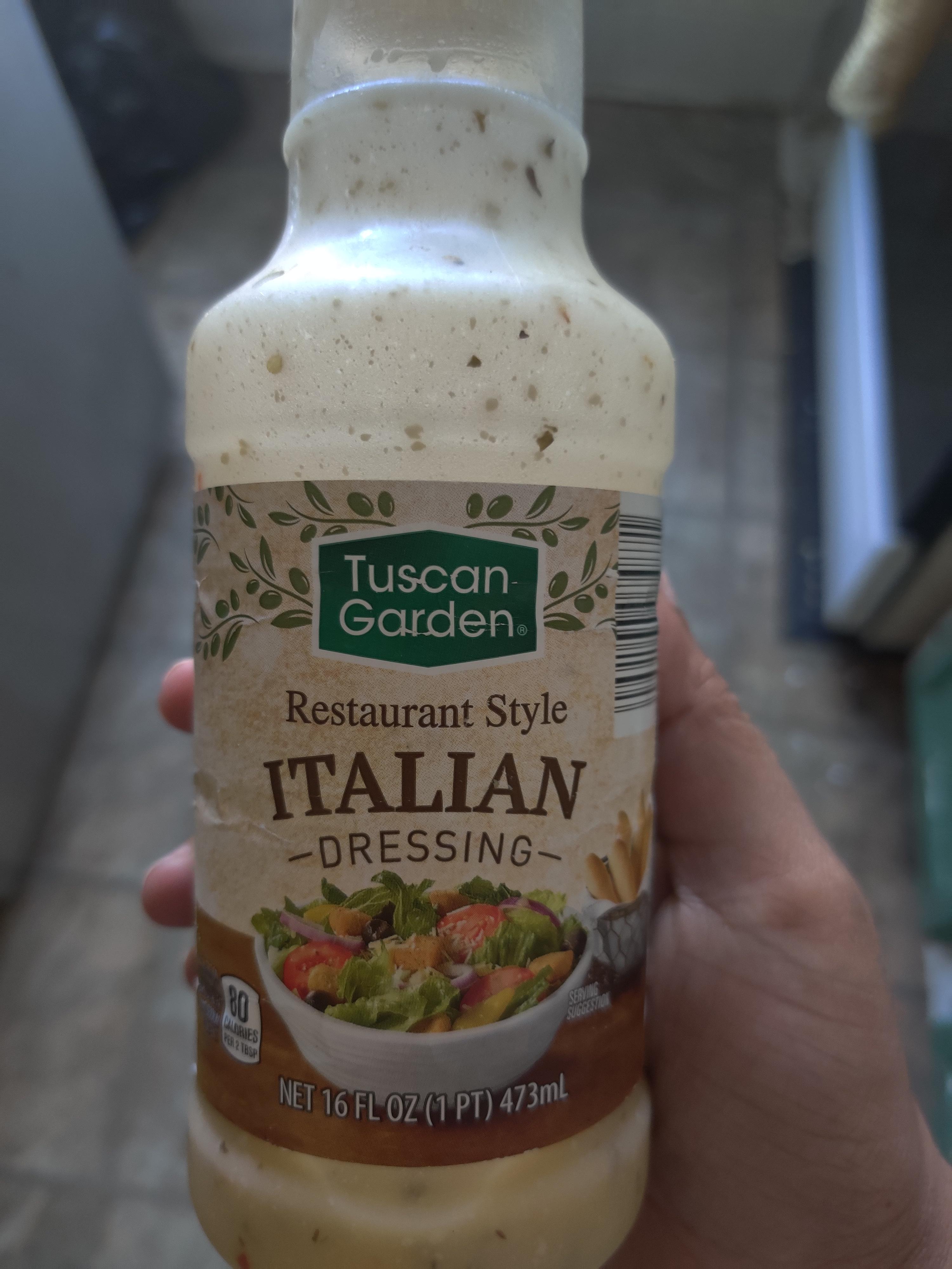 Reason ten million to love Aldi...the bootleg olive garden dressing 😍😍😍