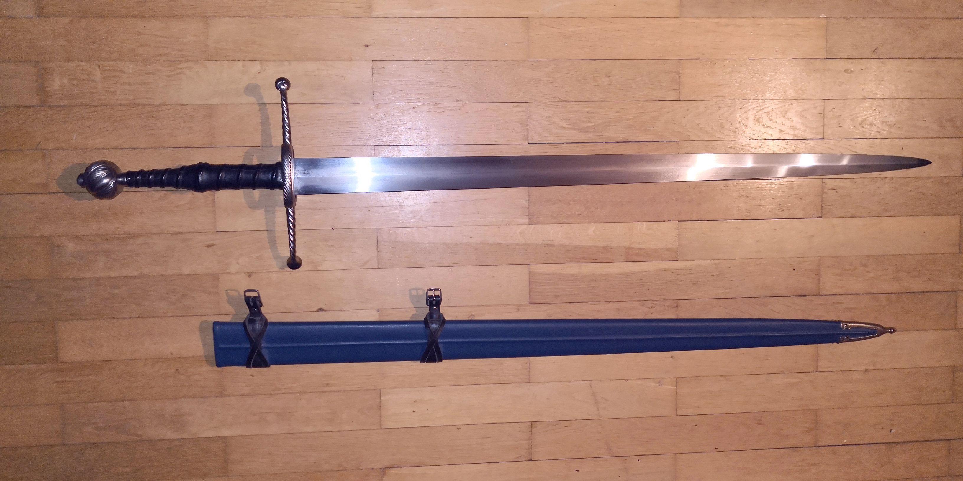 German "Bastard Sword" (Oakeshott type XVIIIC) made by Arms & Armor, USA... honestly, i dont