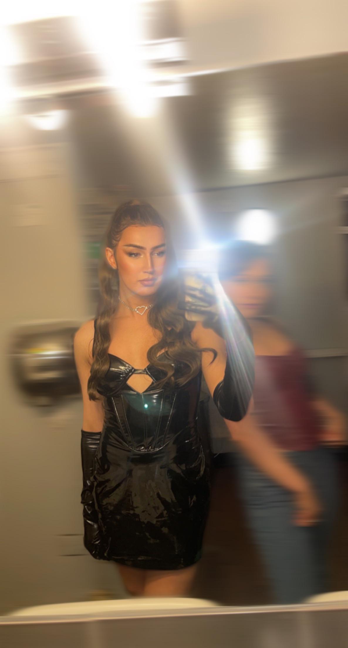 This is what a powerful woman looks like. Submit to me. #trans #dom #