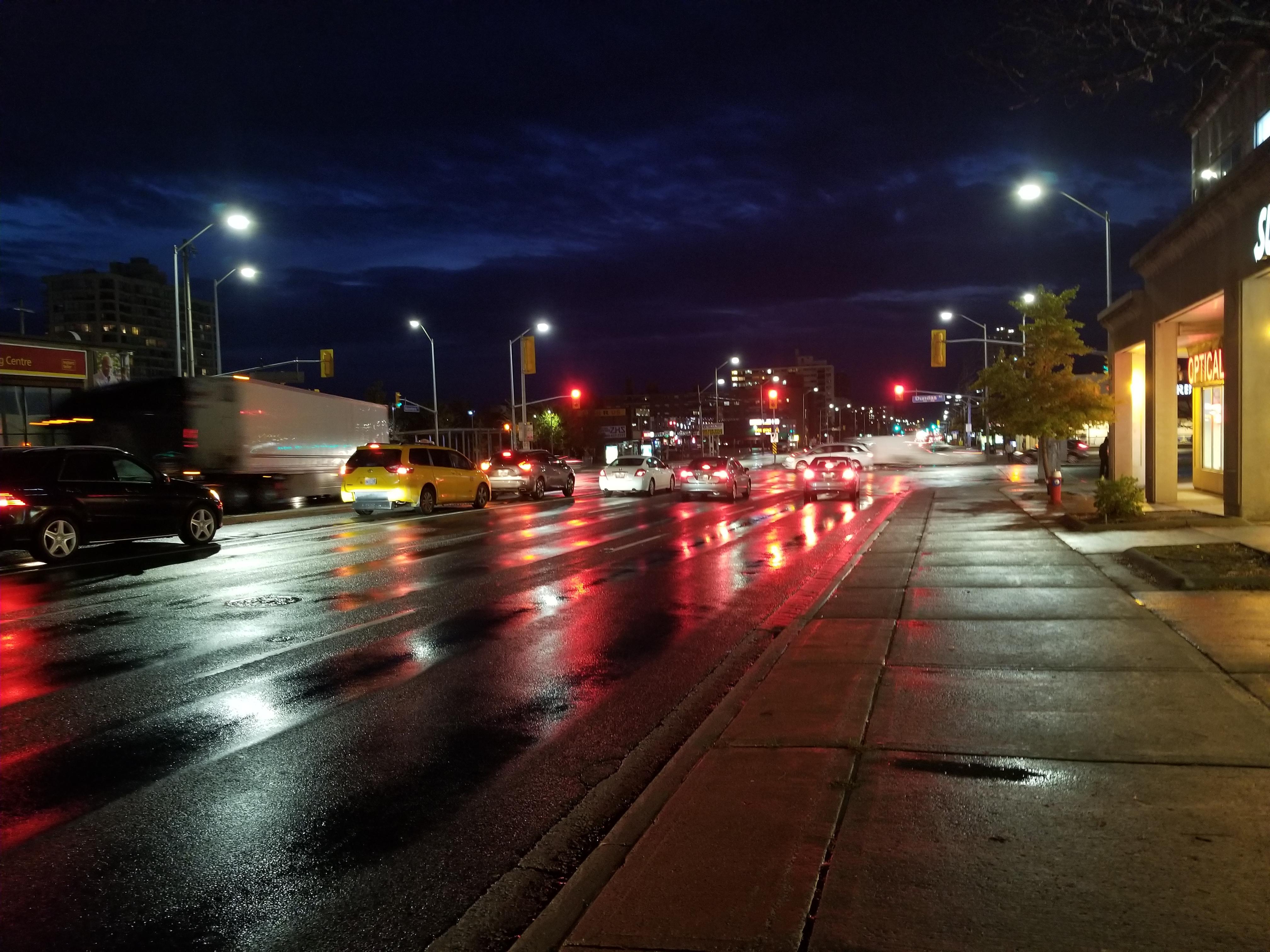 Early Morning Hurontario & Dundas r/mississauga