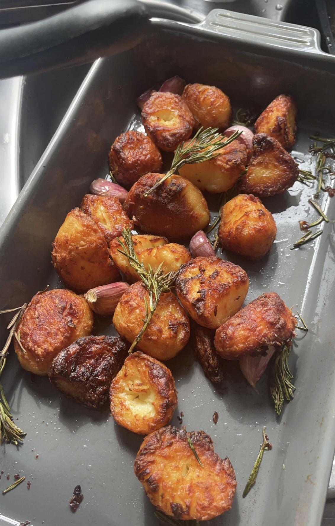 Sundays garlic & rosemary roast potatoes Only_Food