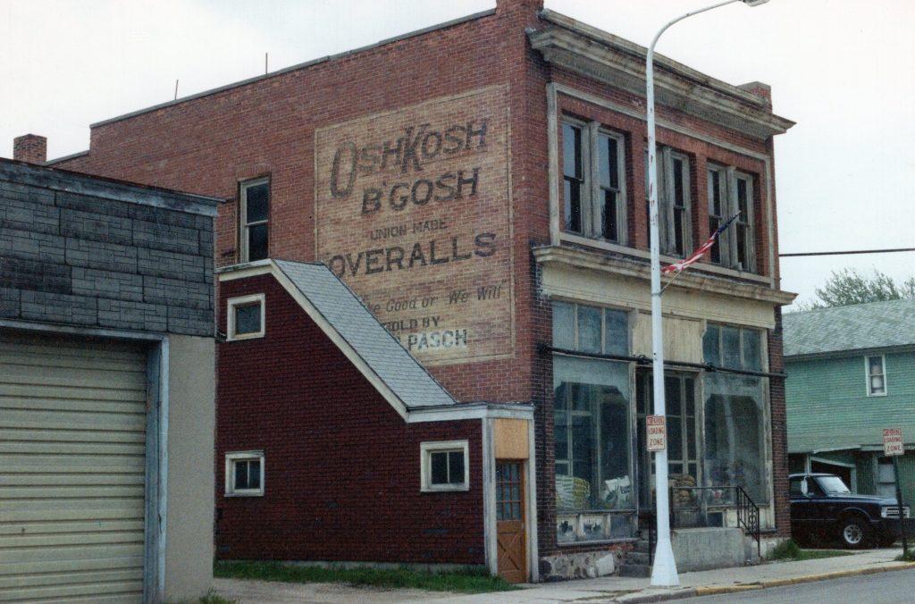 New Holstein, Wisconsin May, 1989 r/wisconsin