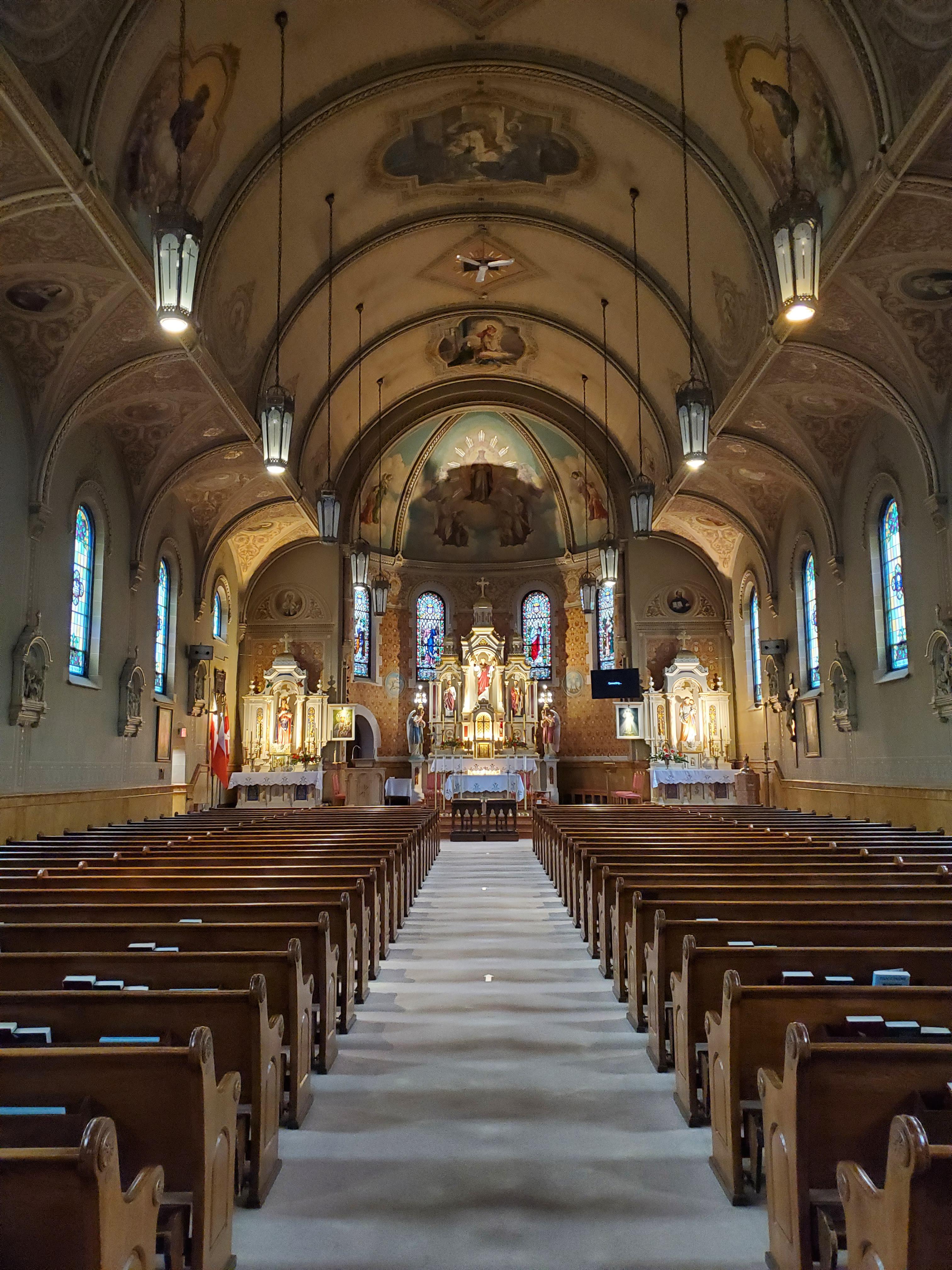 EN Sacred Heart Church, Kitchener, ON. Taken 24 September 2022 r