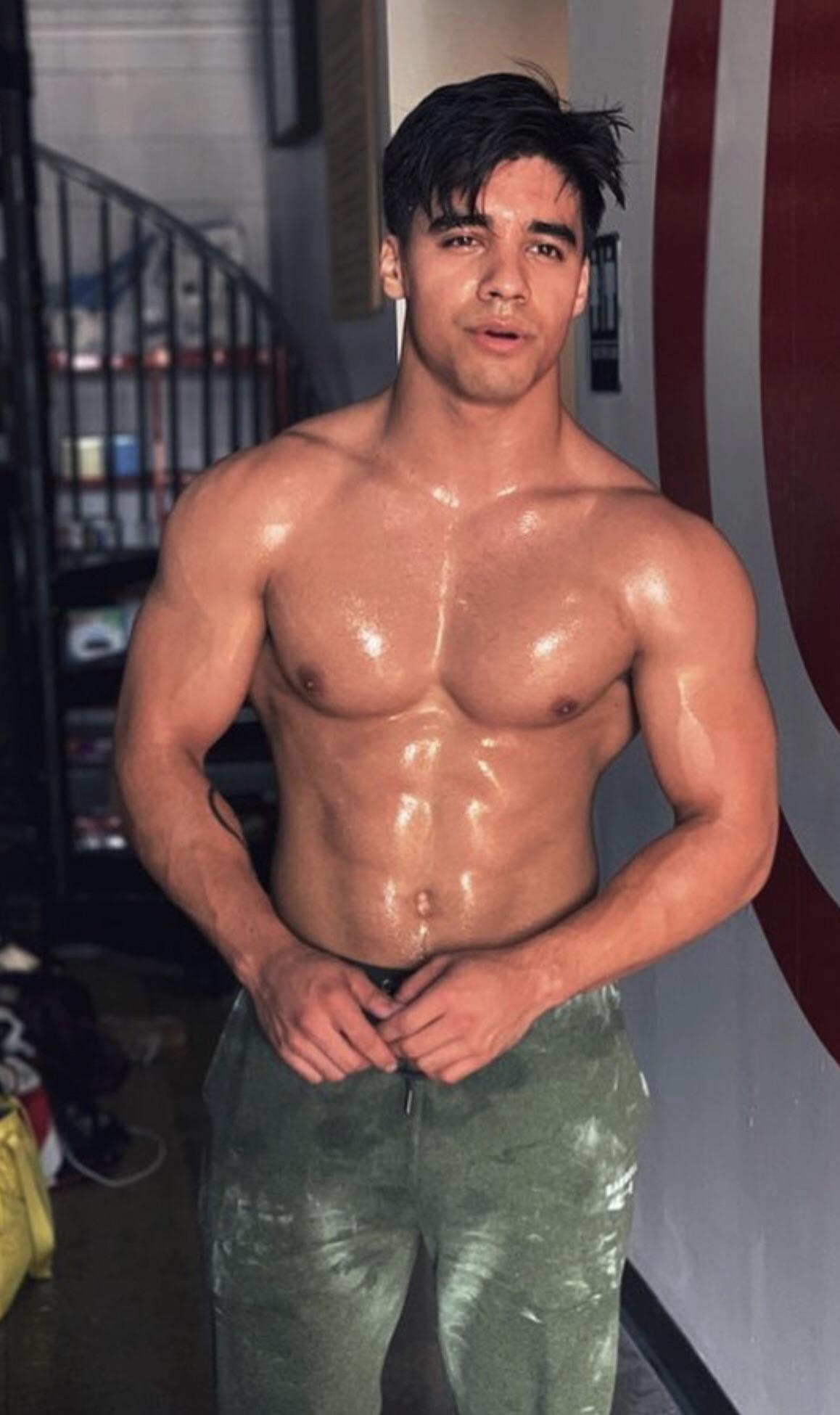 Jordan Buhat (Vivek on Grownish) : LadyBoners