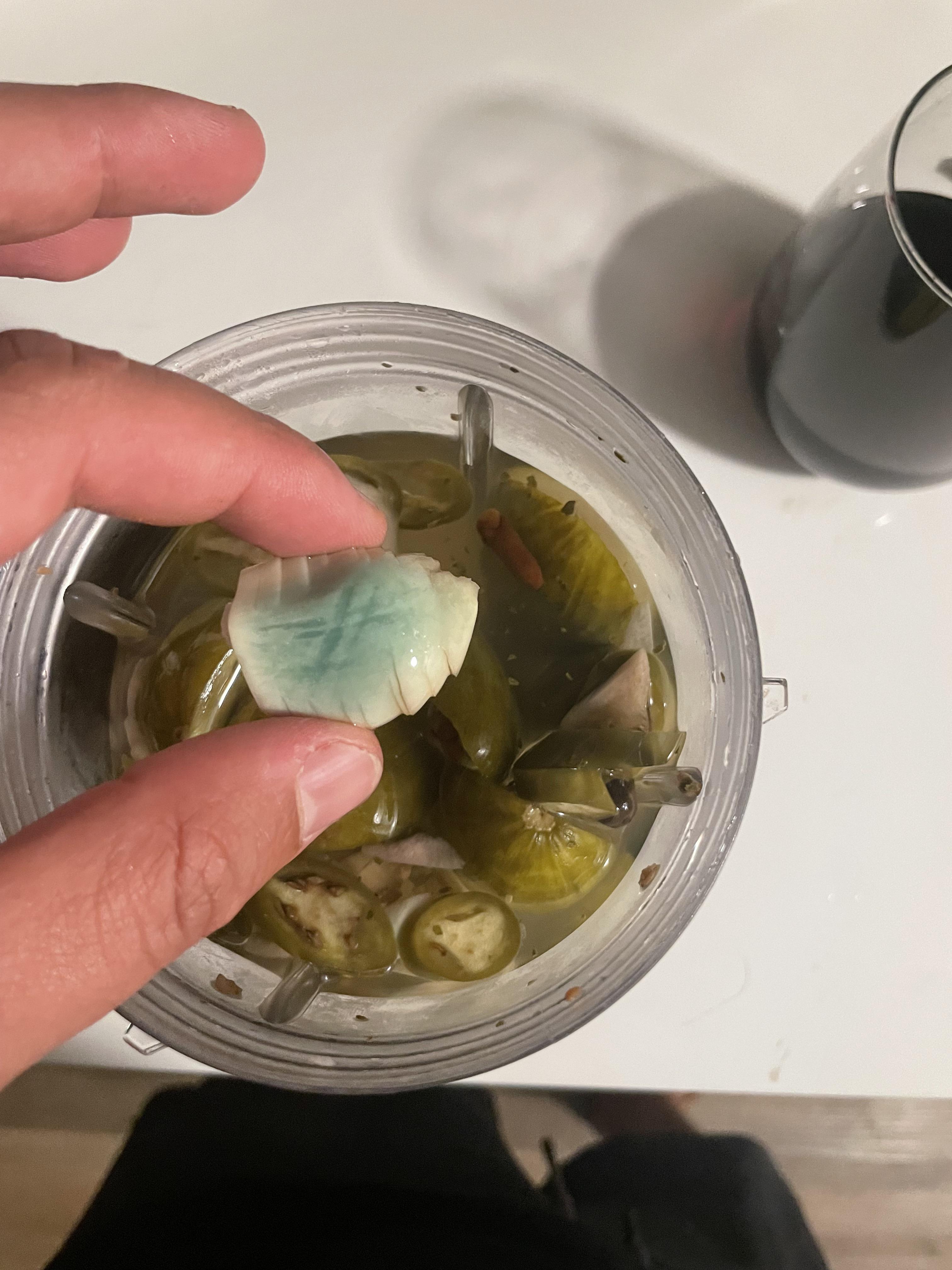 Why is my garlic blue in my pickles? Is it all bad now? r/fermentation