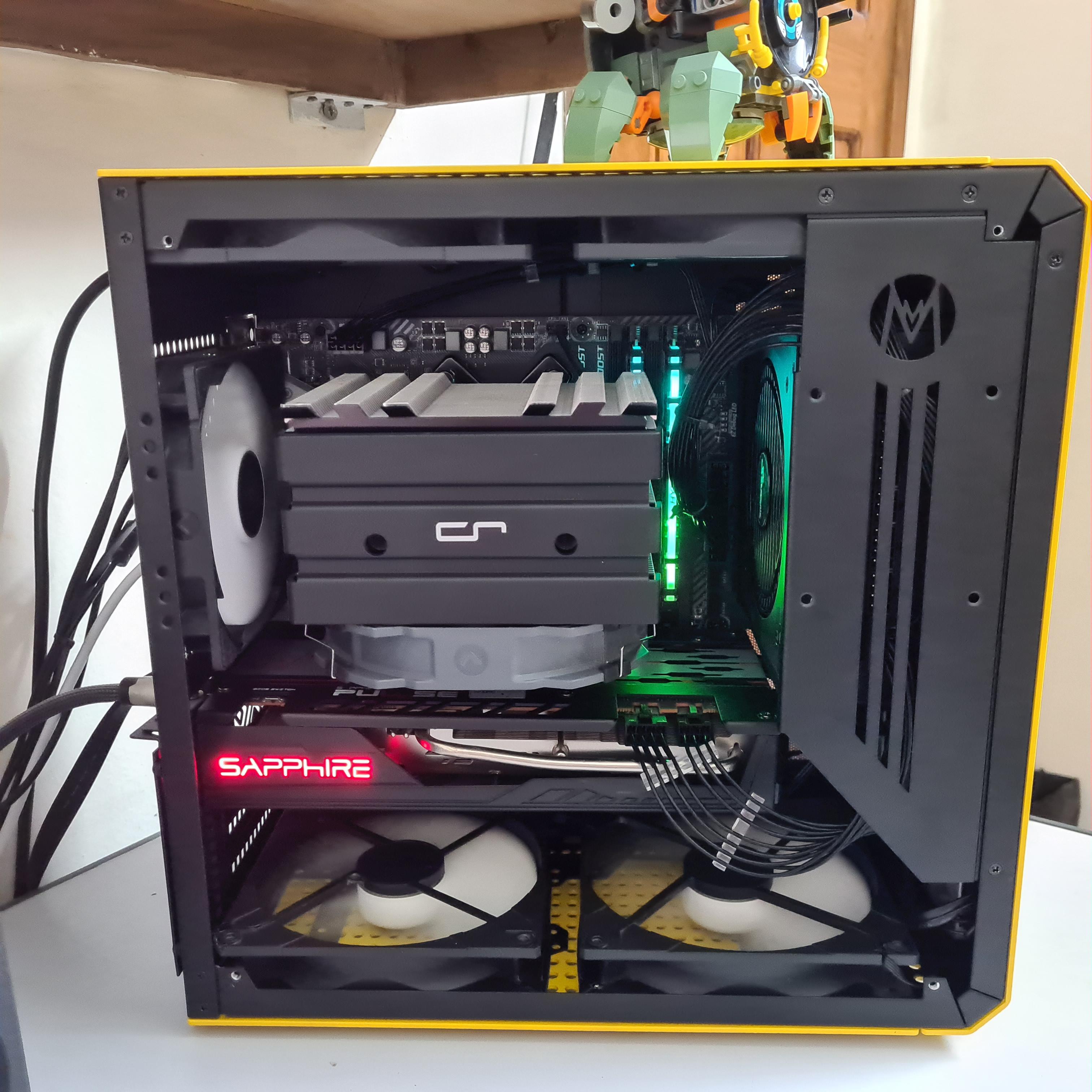 Downsized my MATX build while keeping all internals sffpc