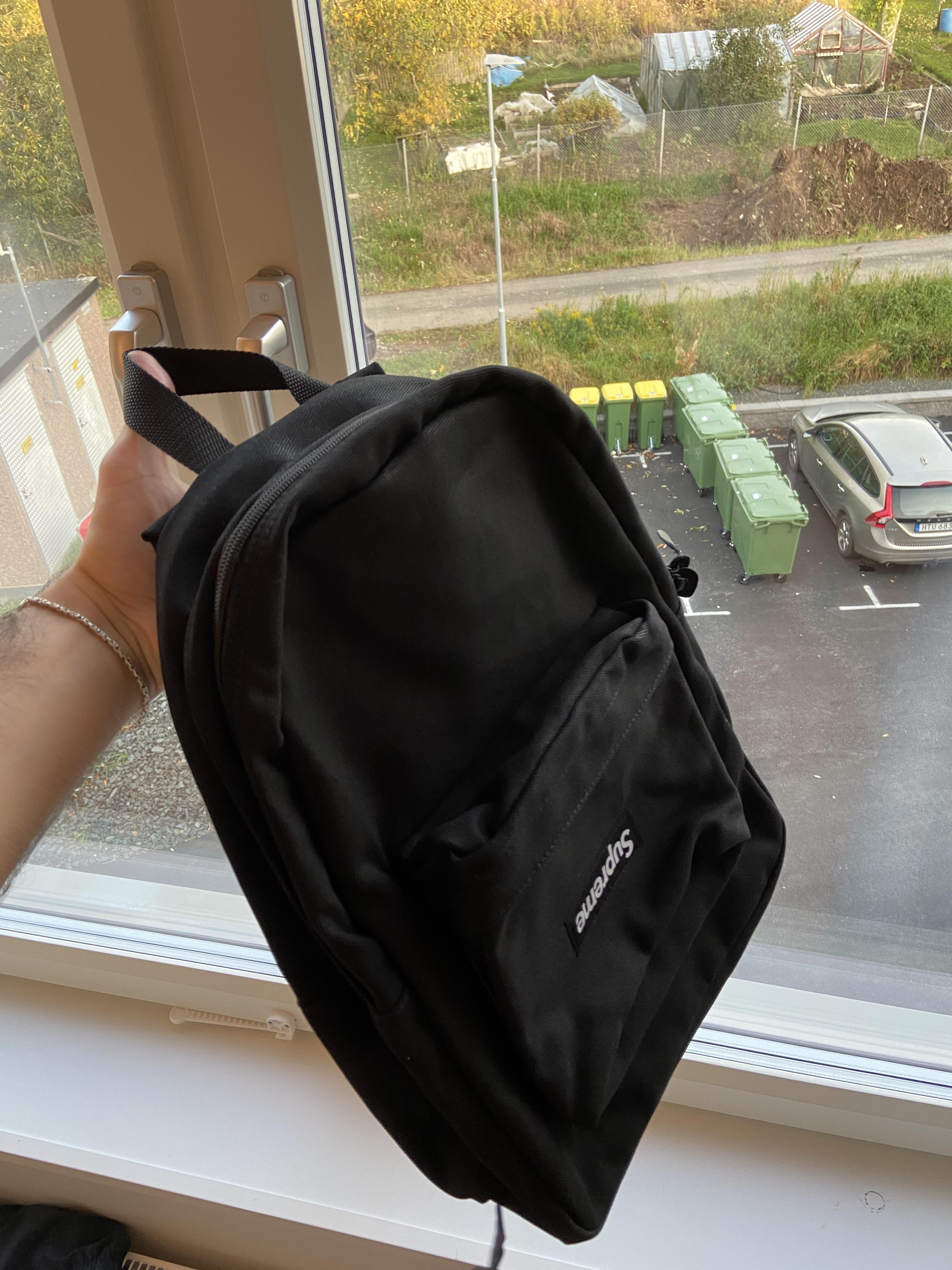 ください Supreme supreme canvas back pack blackの通販 by sup｜シュプリームならラクマ ブランド