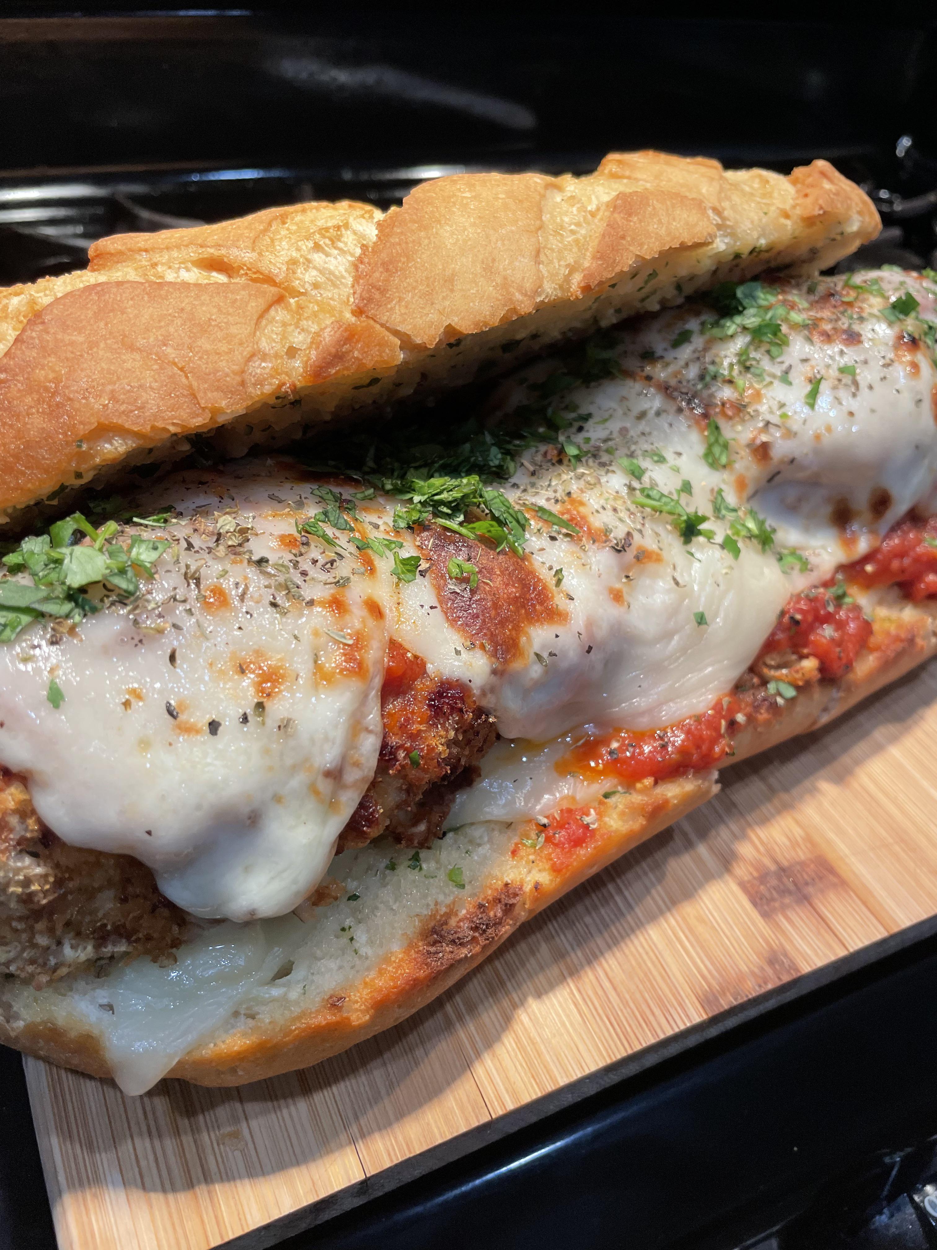 [homemade] Chicken Parmesan Sandwich on Garlic Bread r/food