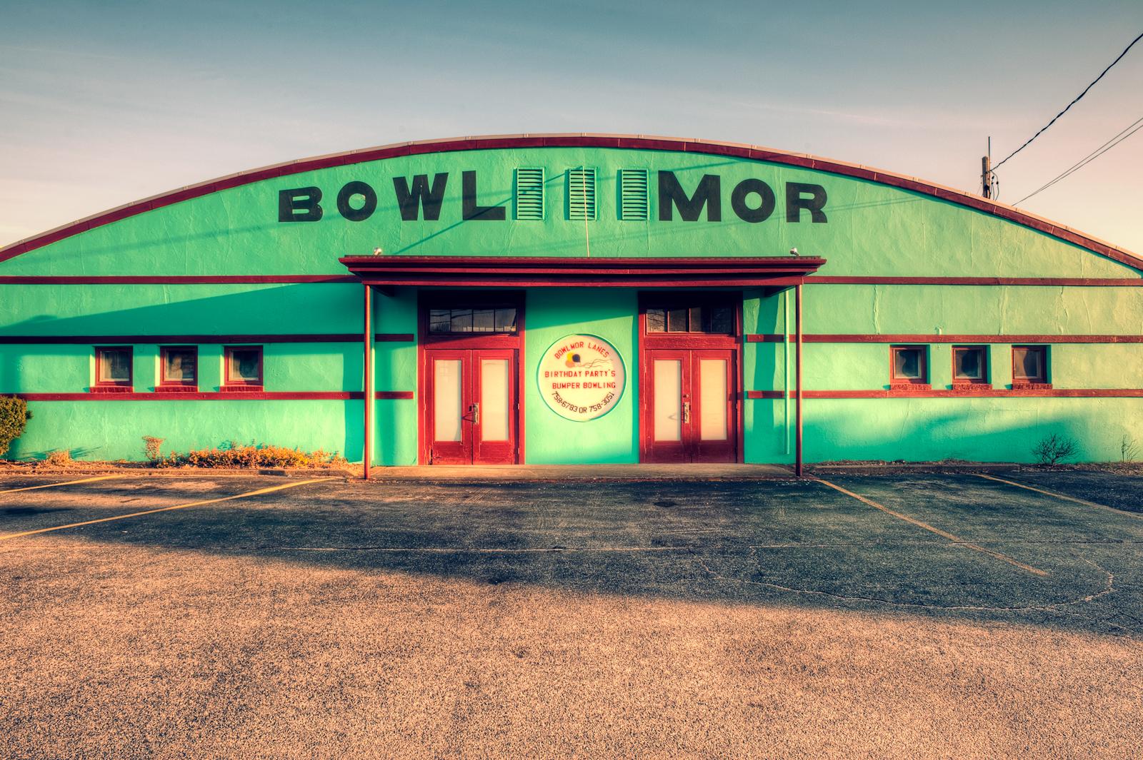 Bowl Mor Bowling Alley r/AccidentalWesAnderson