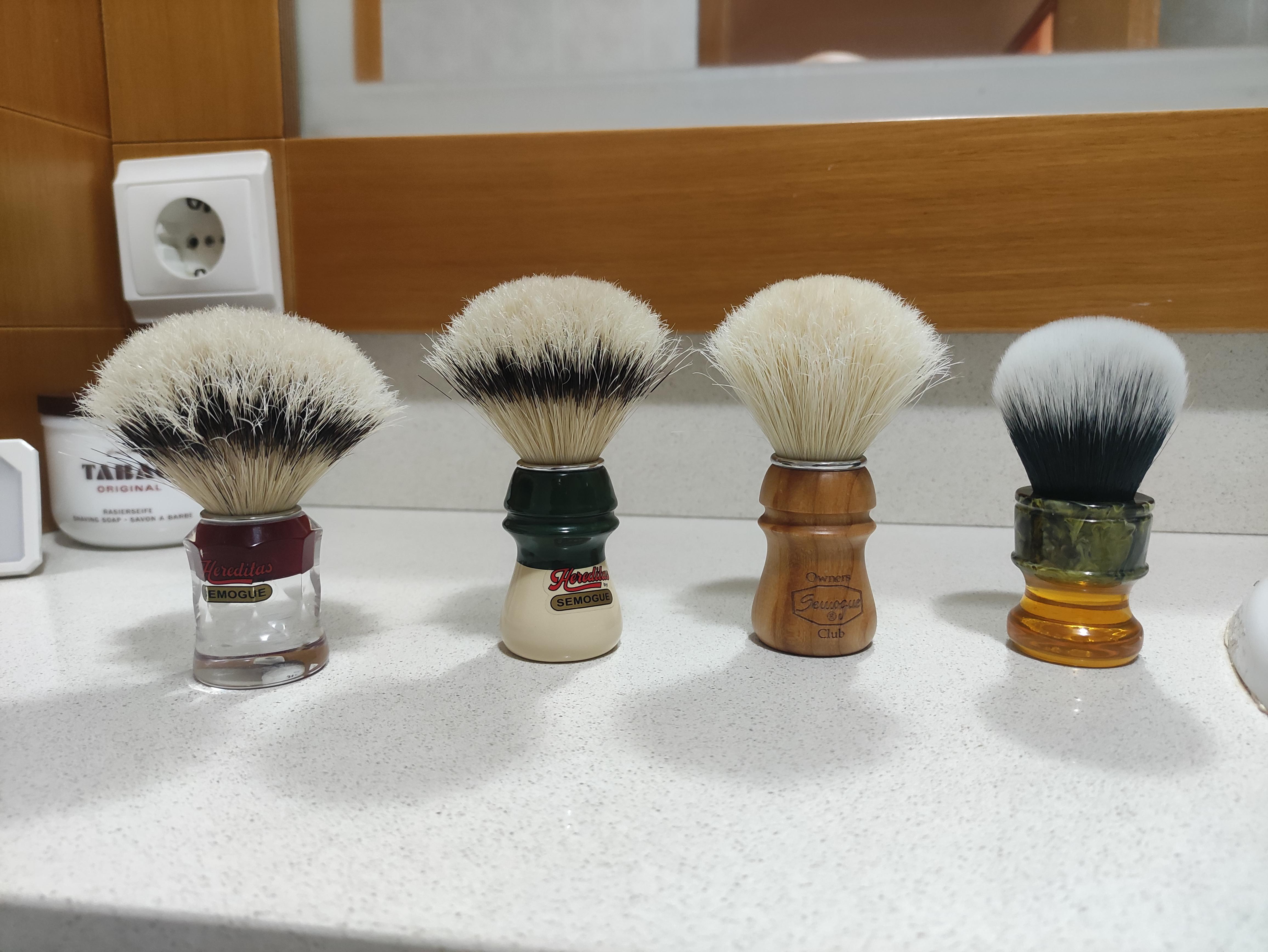 My first Yaqi Synthetic brush just came in! wicked_edge