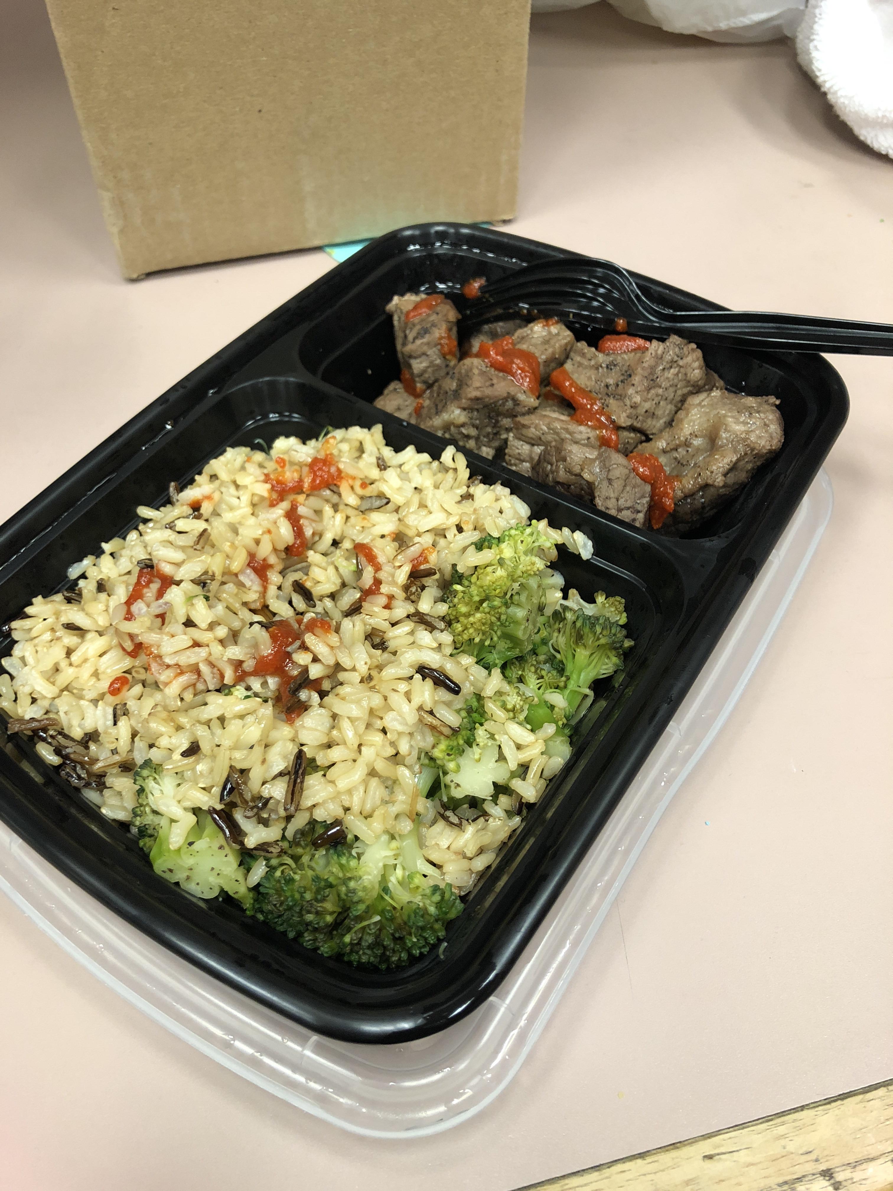 First Prepped Meal Wild Rice, Steamed Broccoli, and Steak r/mealprep
