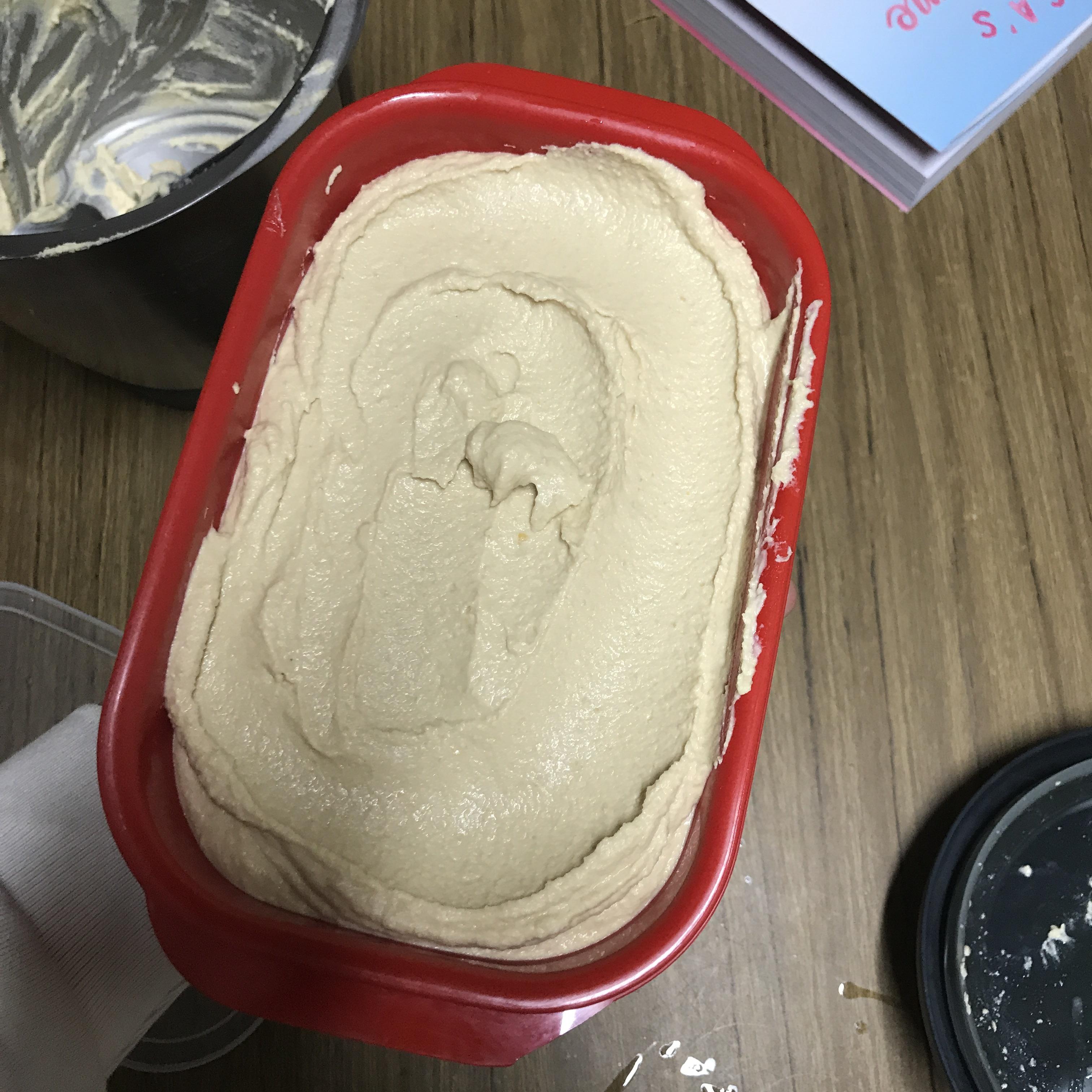 Vegan vs this tub of hummus! I give the hummus a good hour before it's