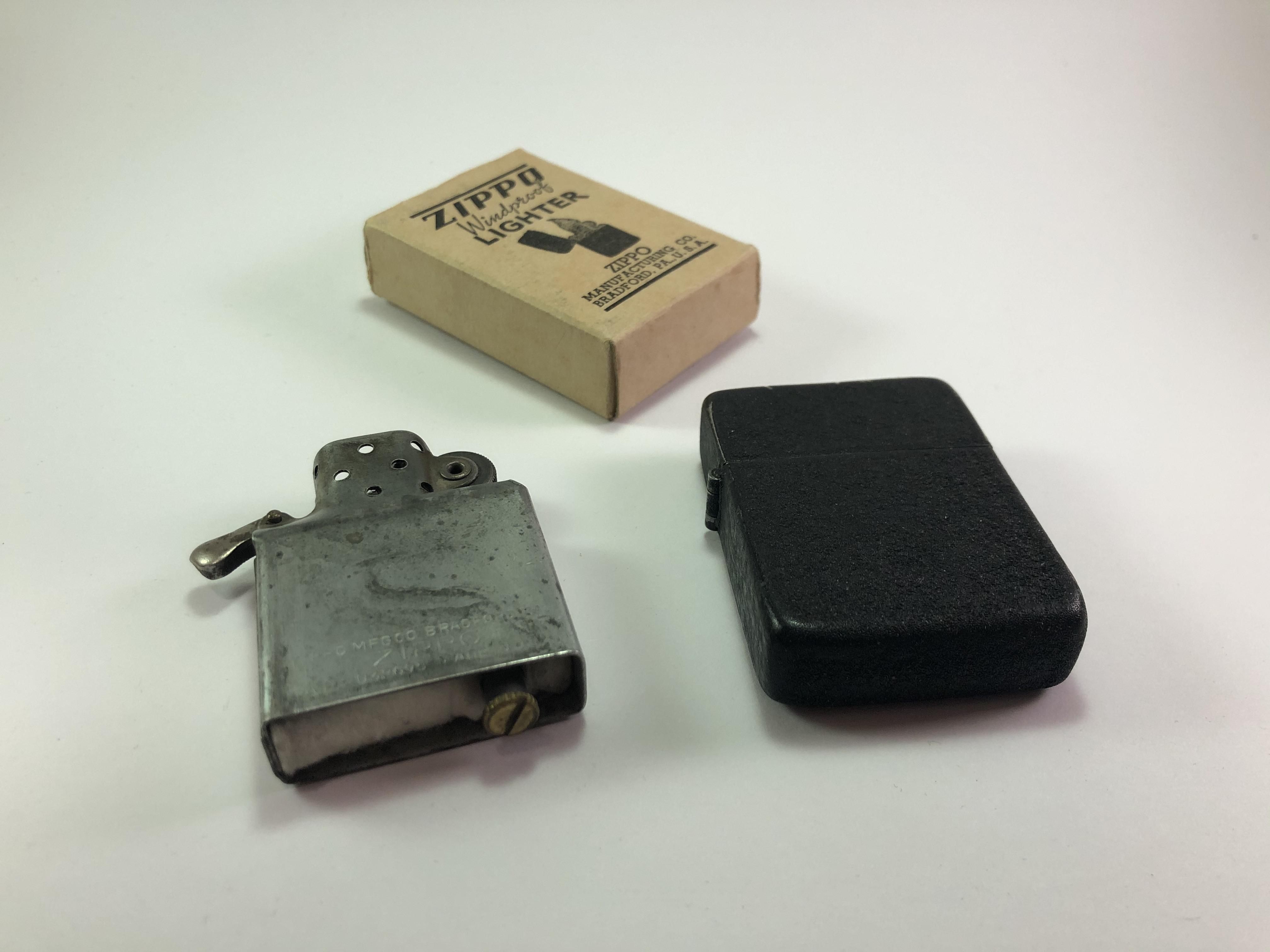 1942/1943 Black Crackle r/Zippo