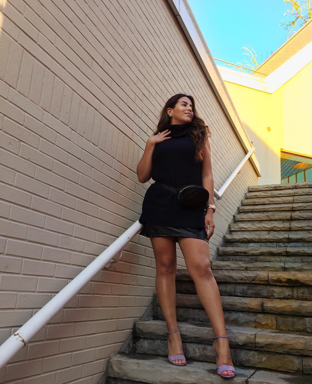 Oiled up legs, sexy latina queen : latinas