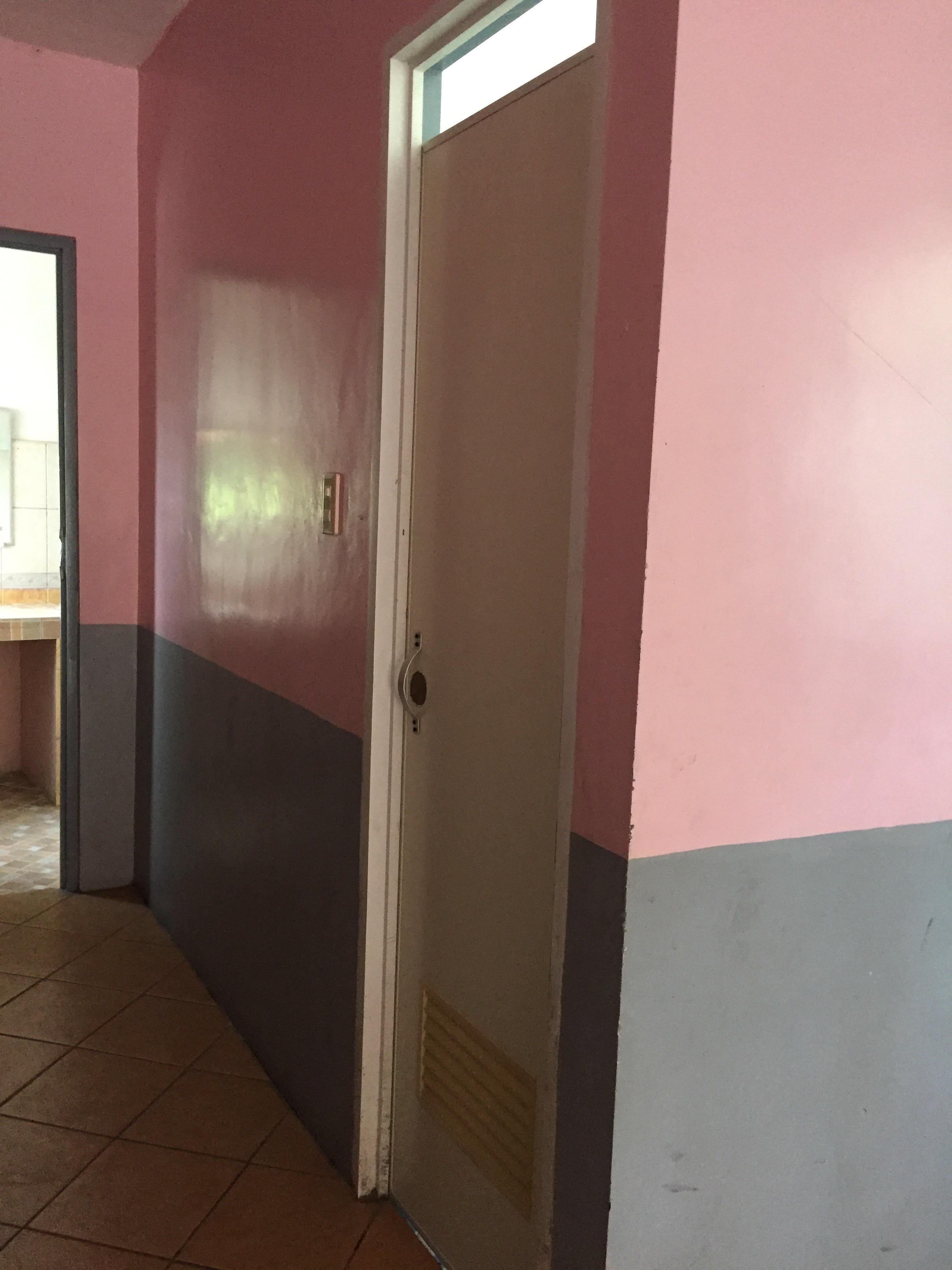 That isn’t a window thats a hole. Door is too short. r/CrappyDesign