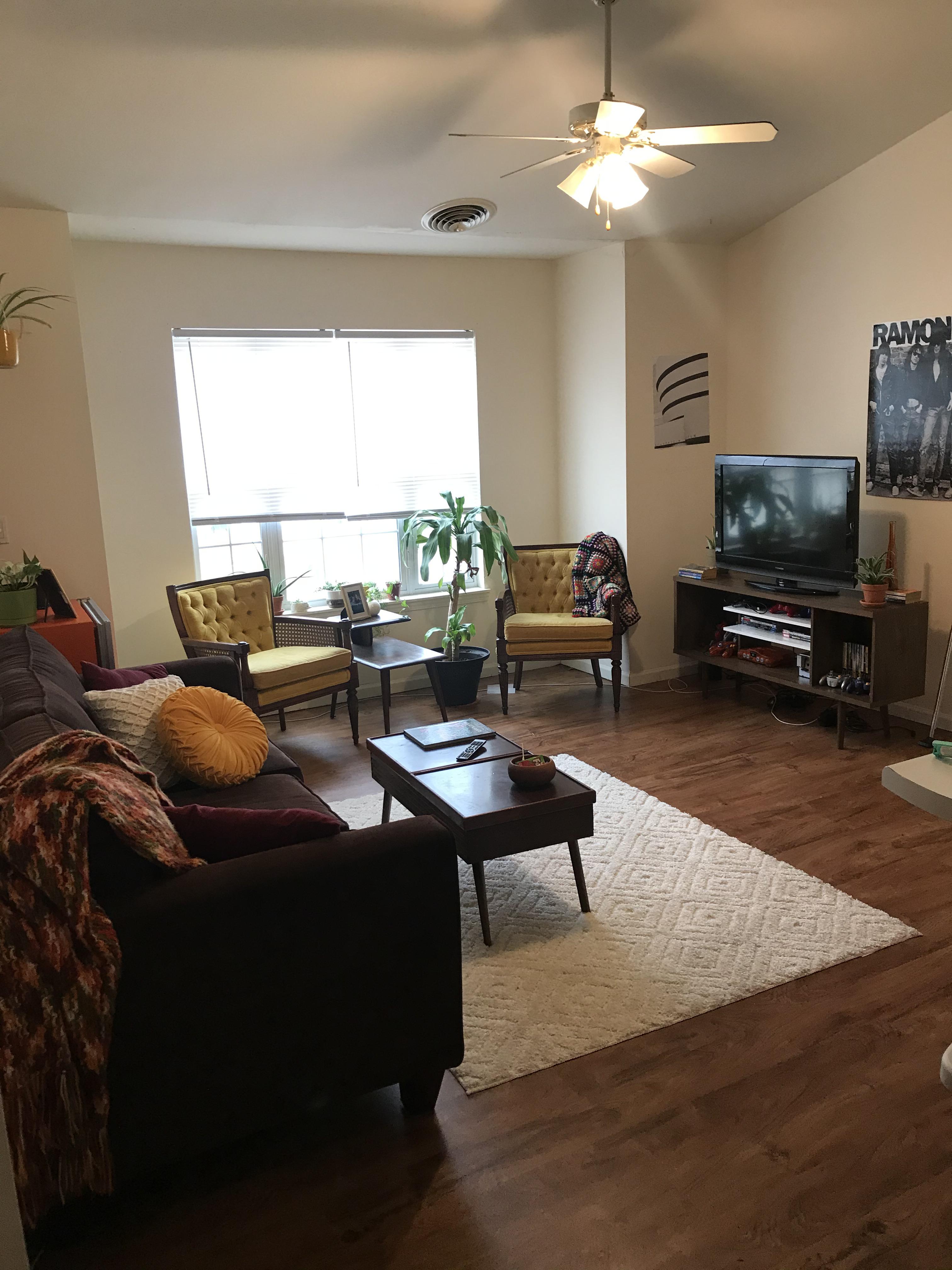 How can I make my living room feel more comfortable? r/DesignMyRoom