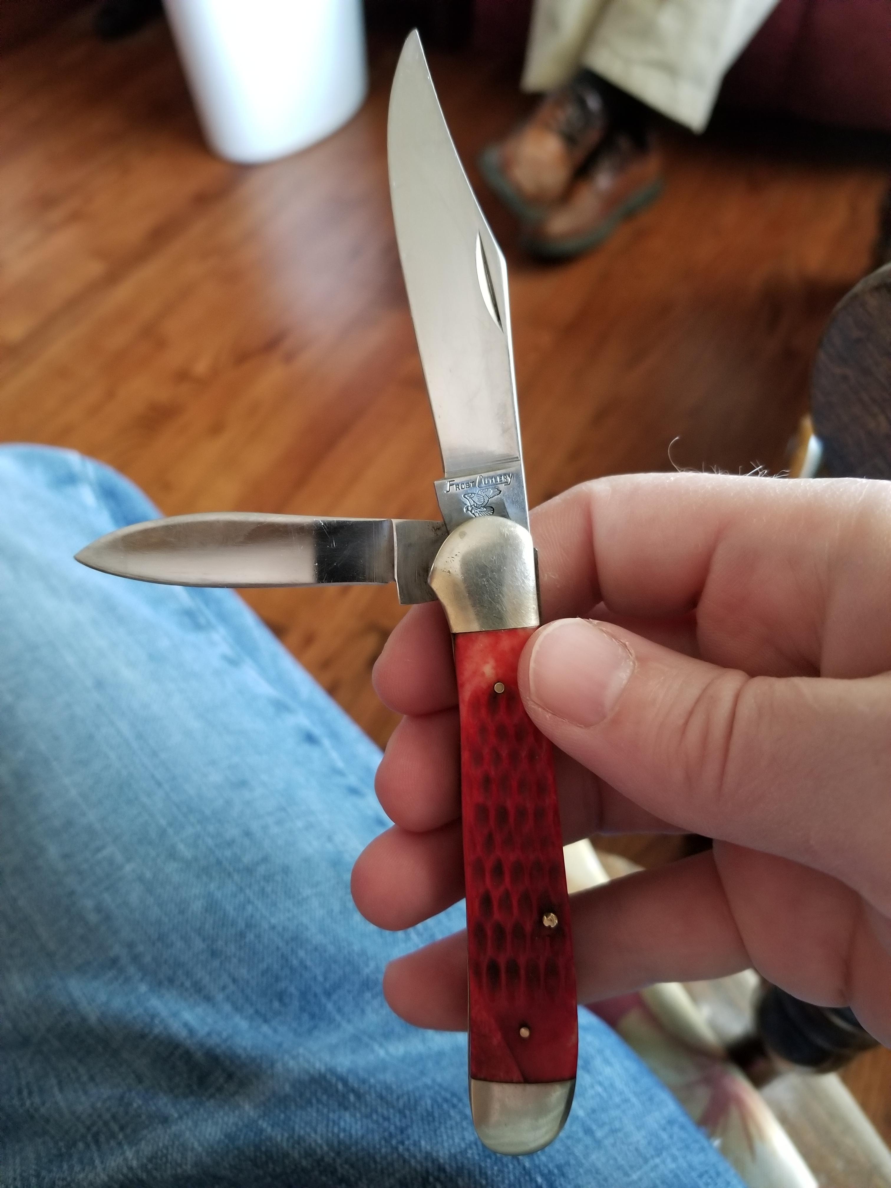 Is this a good knife (correct blades) to use for whittling? The brand is Frost Cutlery. r