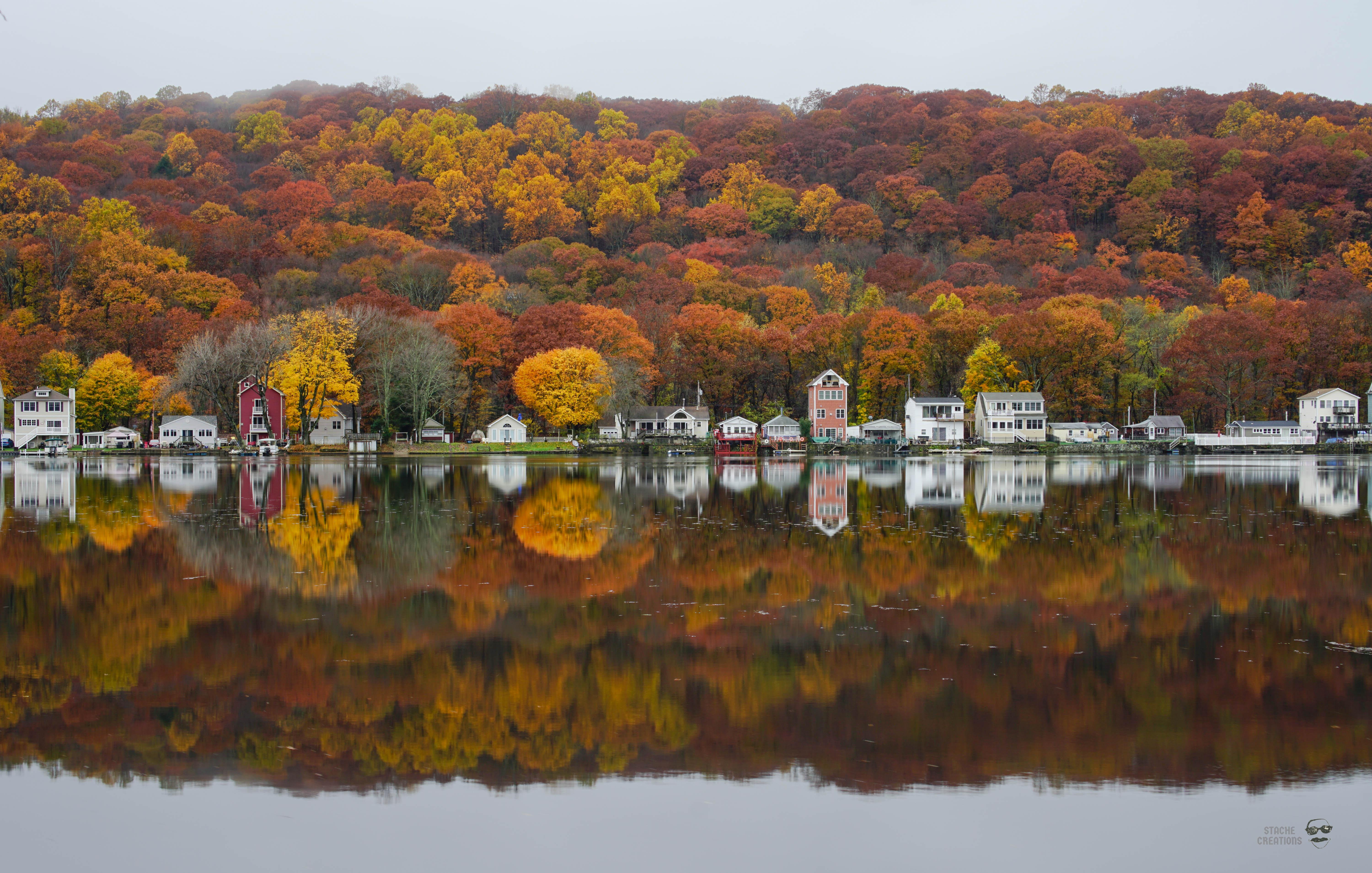 Perfect Foggy Morning Fall Reflections in Derby, CT r/Connecticut