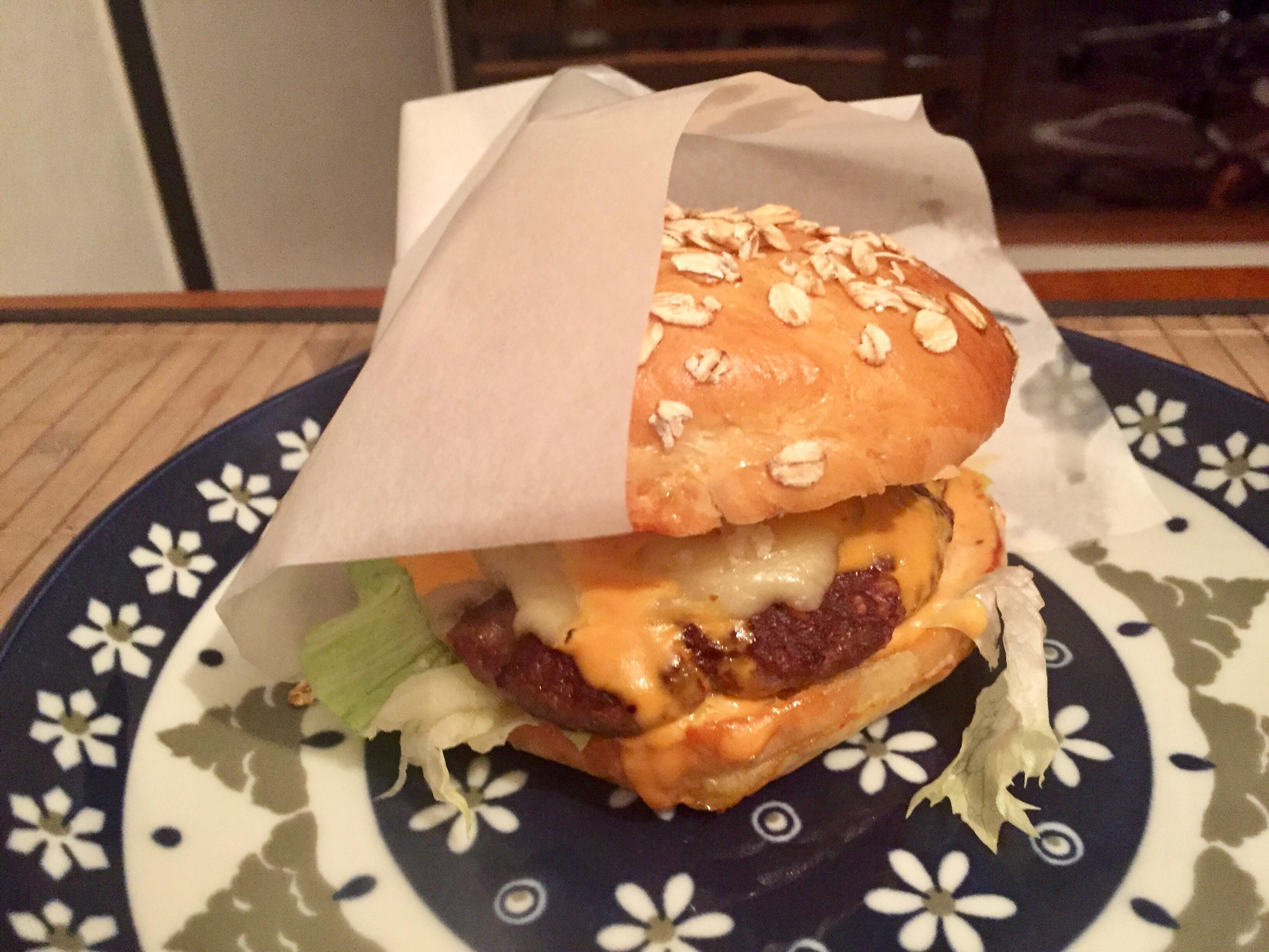 [Homemade] Classic Cheeseburger with lean Japanese Beef, Tomato