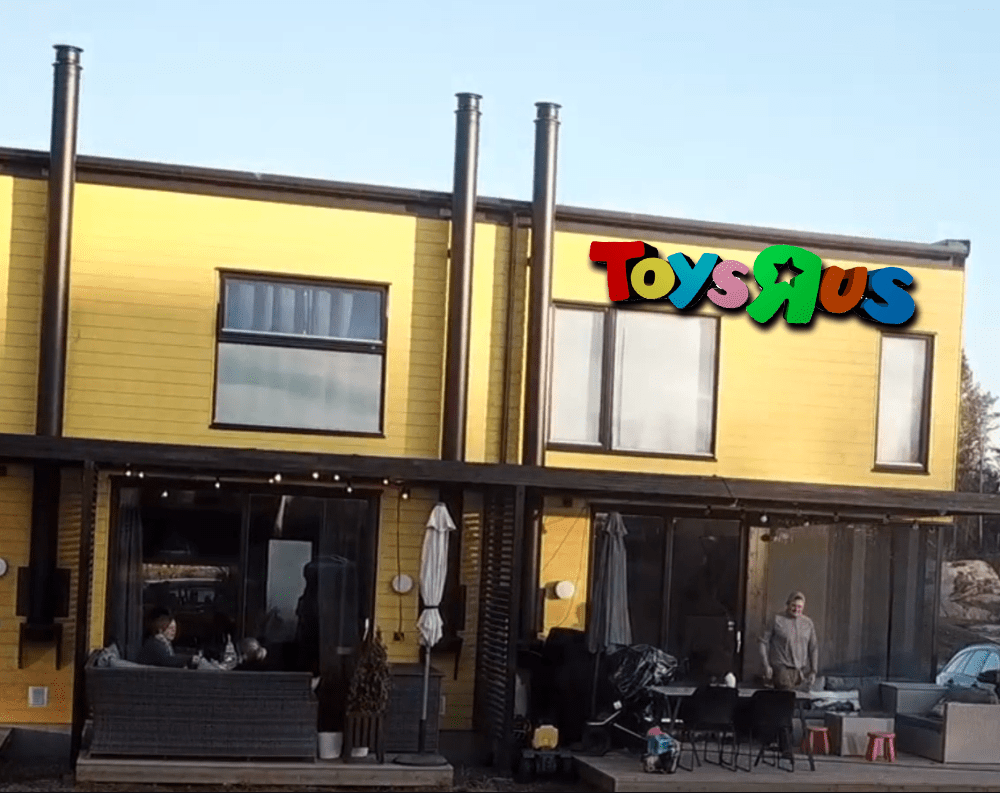 Toys R Us Headquarters r/KnutTwitch