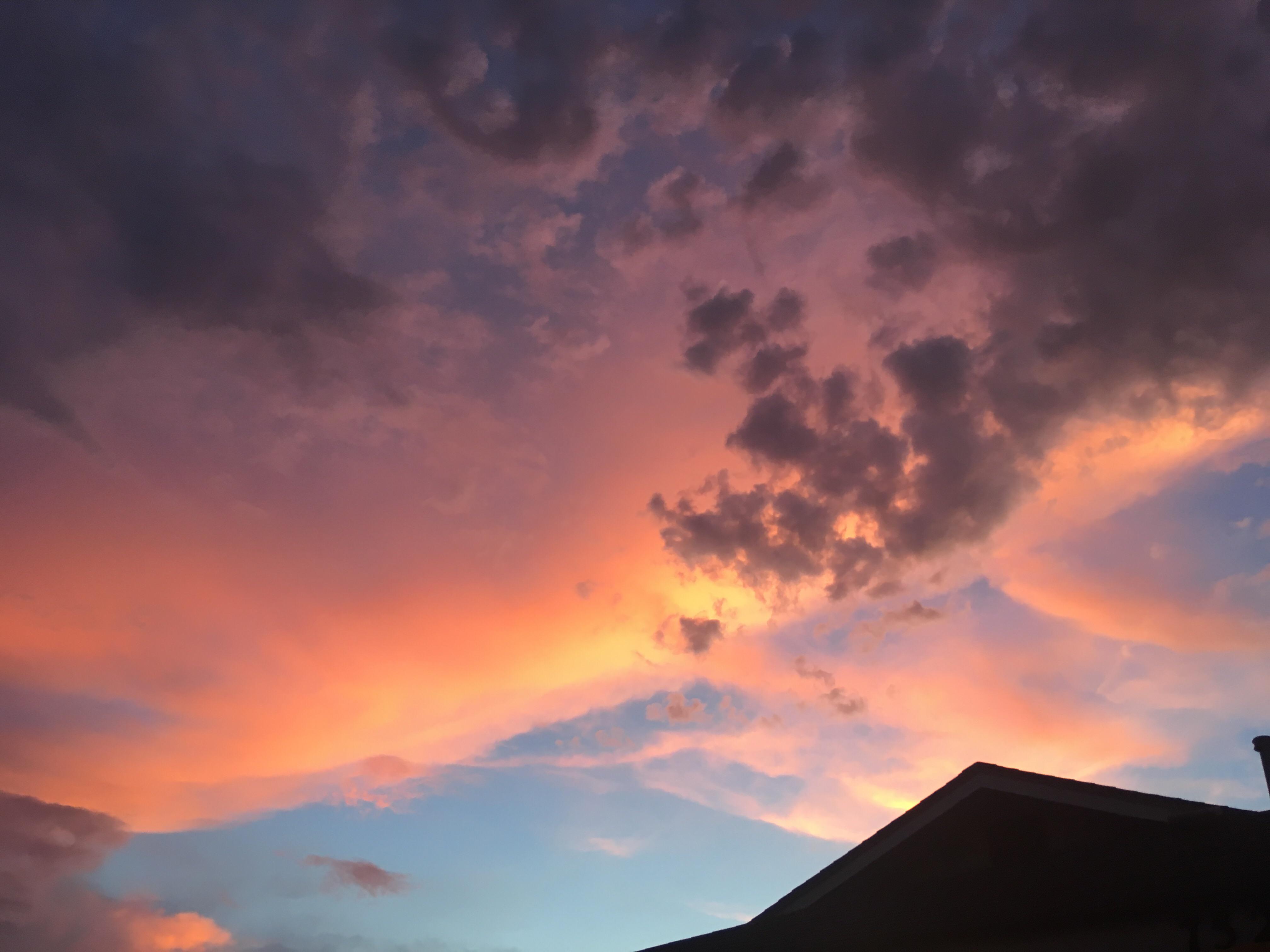 Beautiful El Paso sky yesterday evening r/SkyPorn