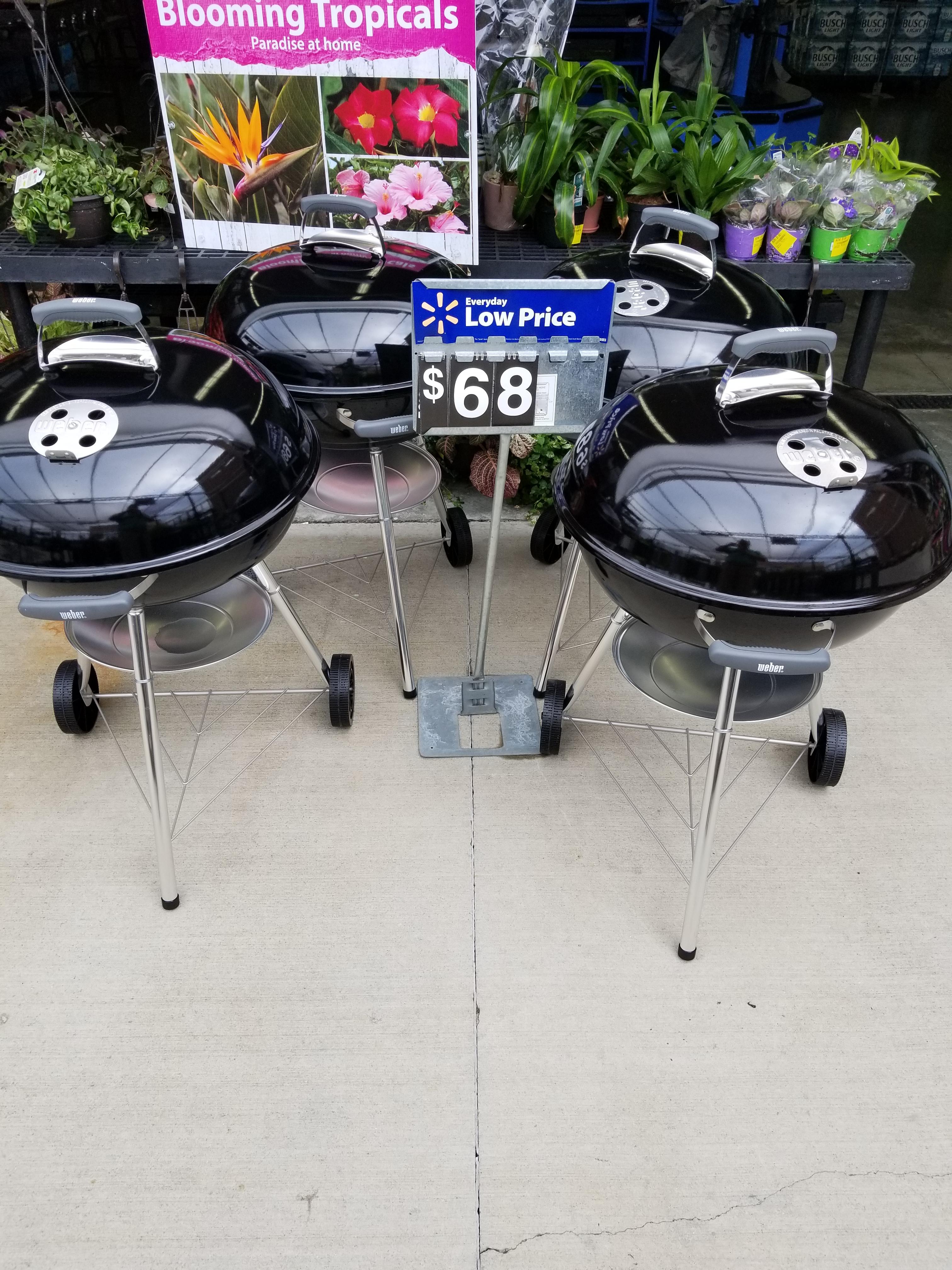 er 22" Kettles at WalMart! Officially have my first er! r/grilling