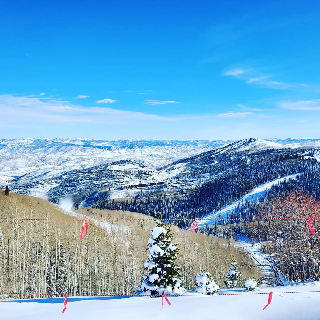 View from top of bonanza at PCMR r/skiing
