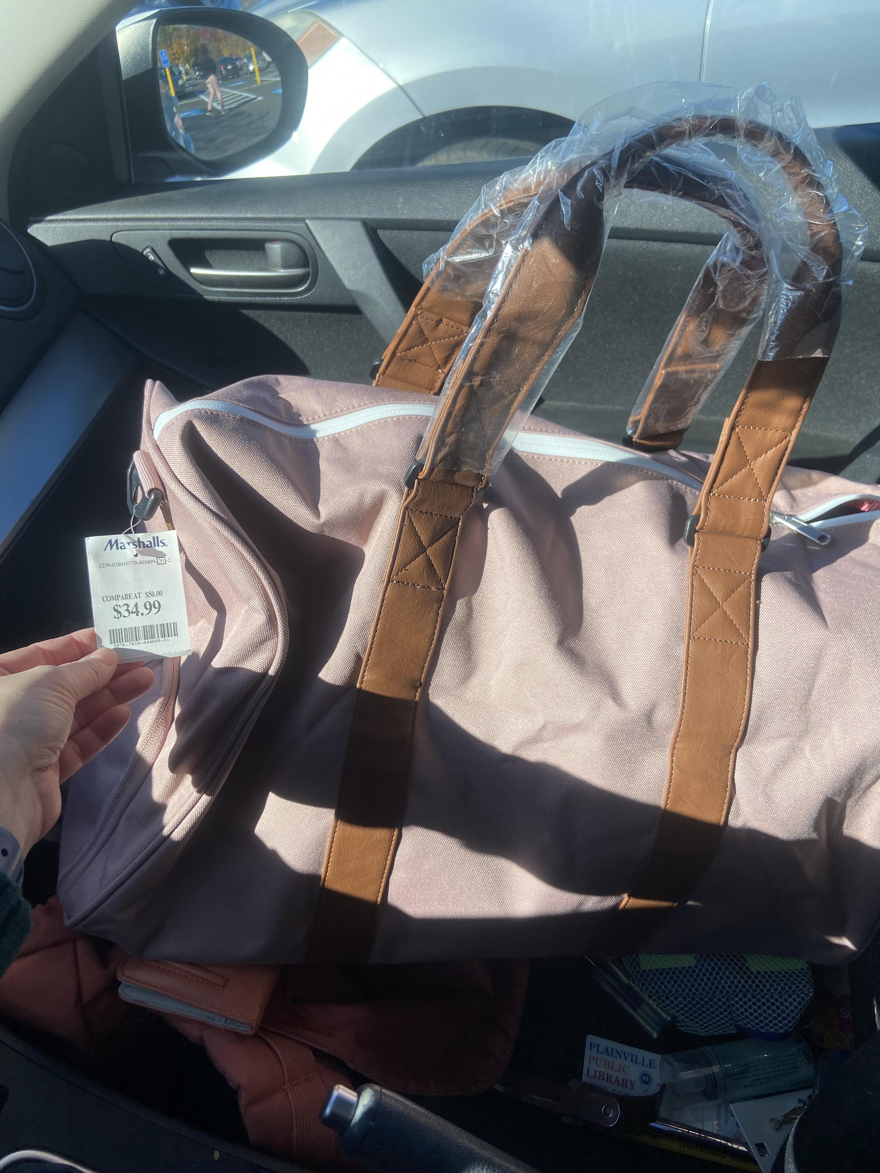 Duffel bag as personal item? r/Avelo