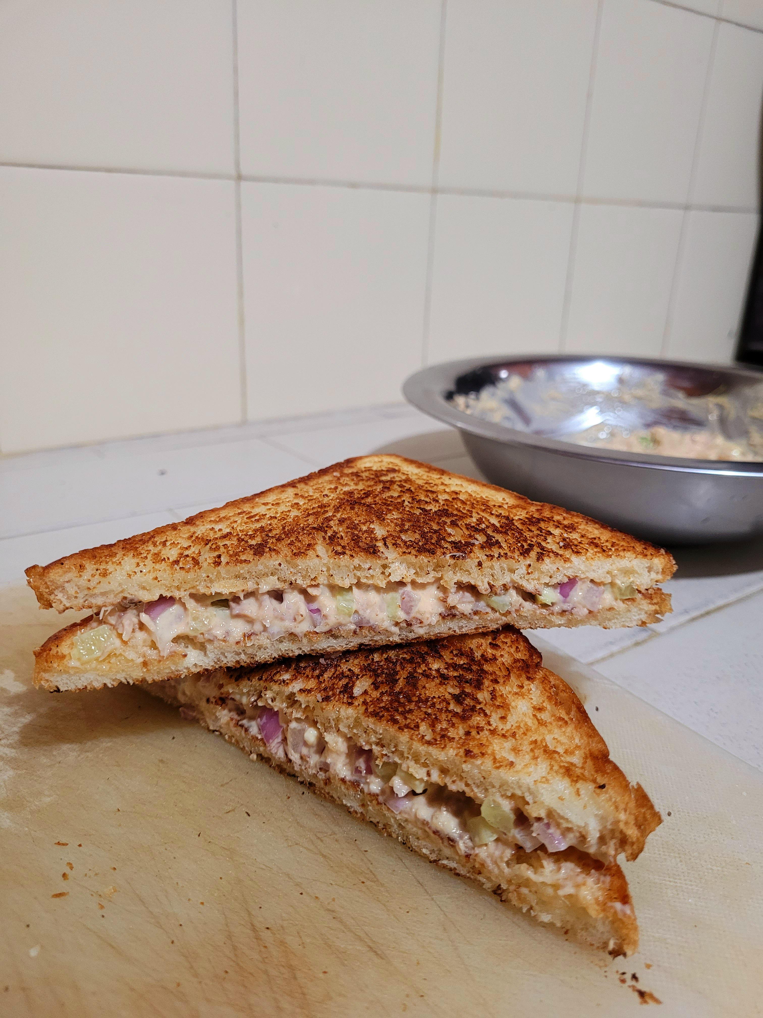[Homemade] Canned tuna fish sandwiches. r/food