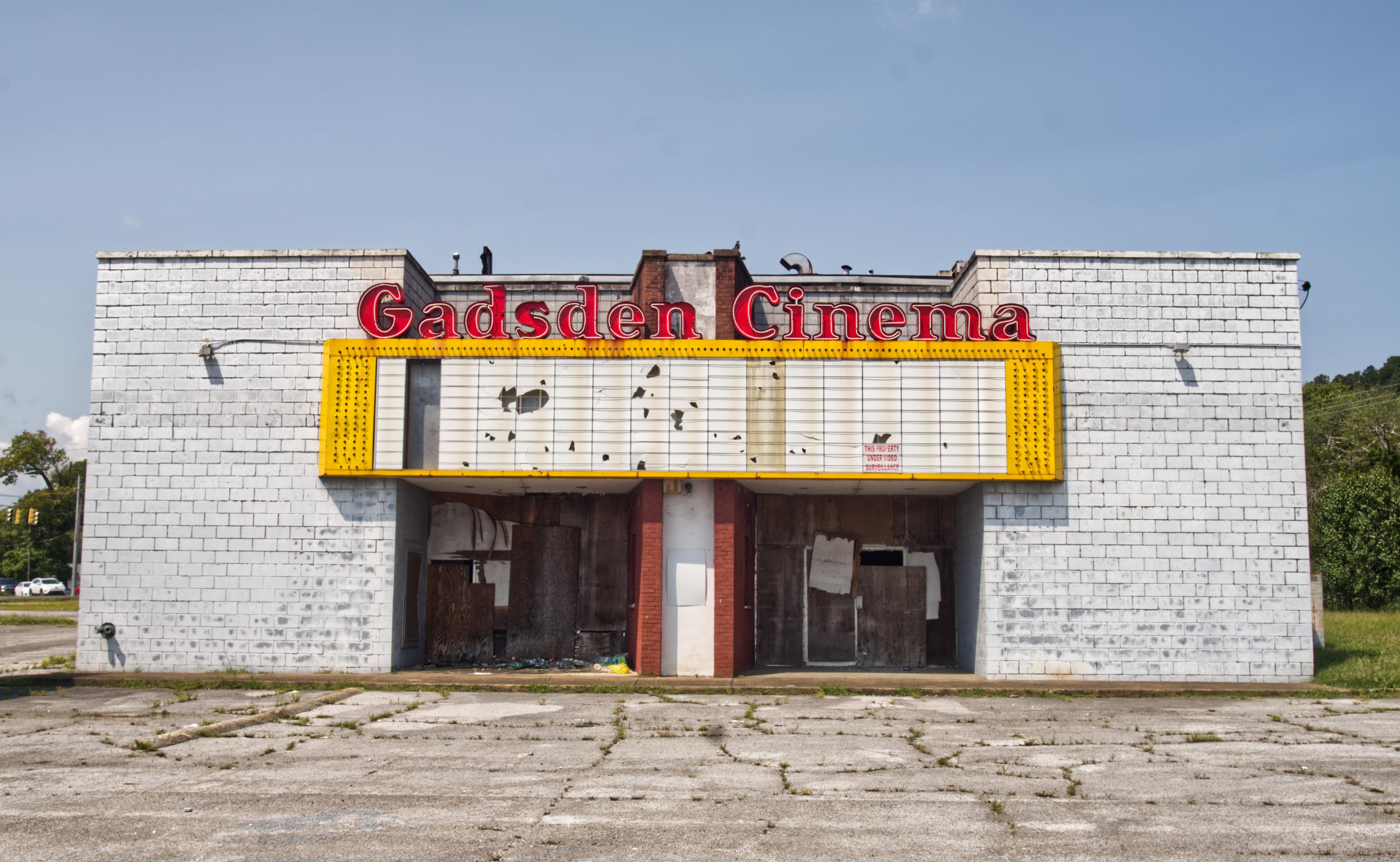 The abandoned Gadsden Cinema in Gadsden, Alabama. r/abandoned