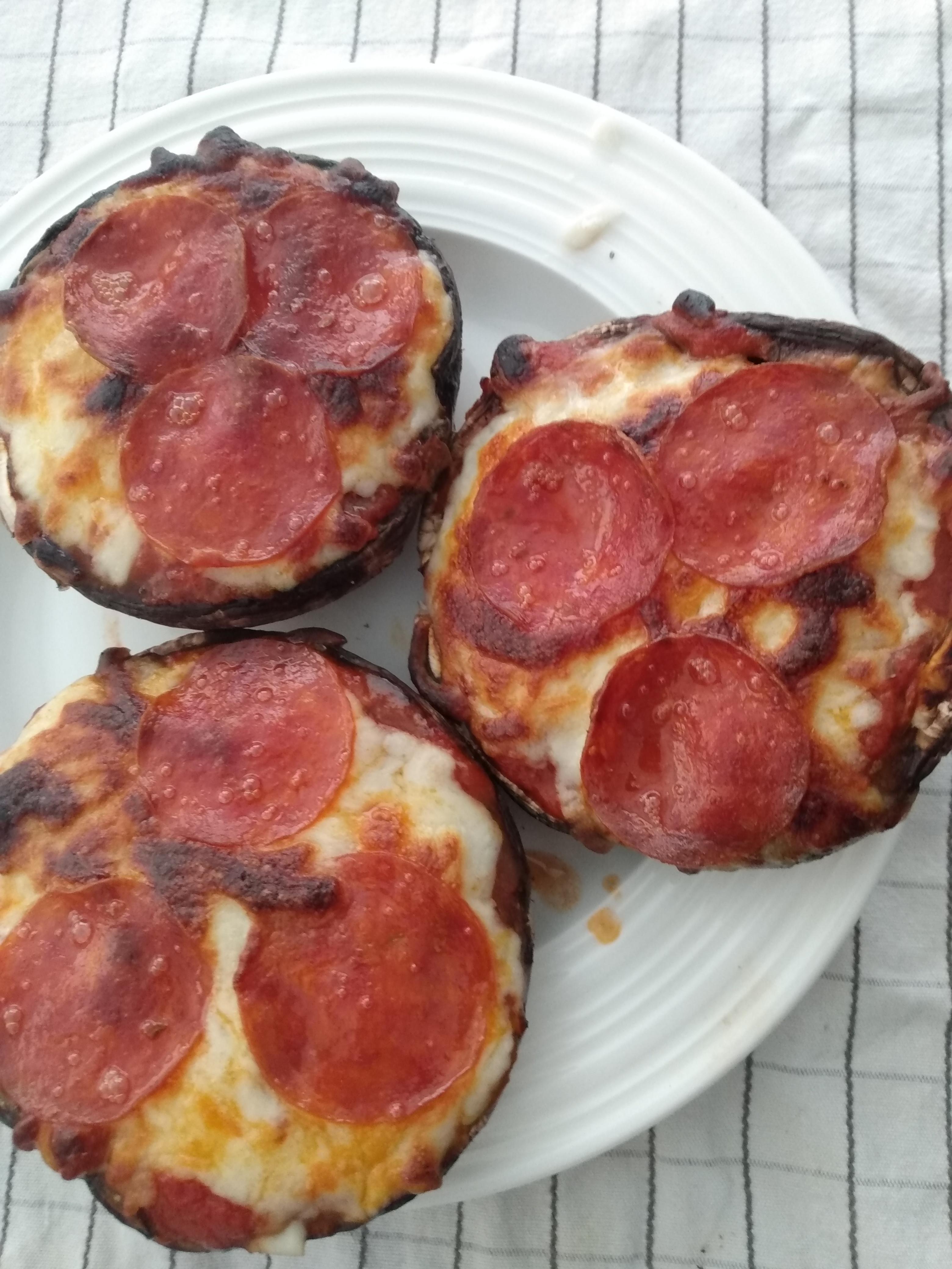 Portabella pizzas! r/Ketomealseatingnow