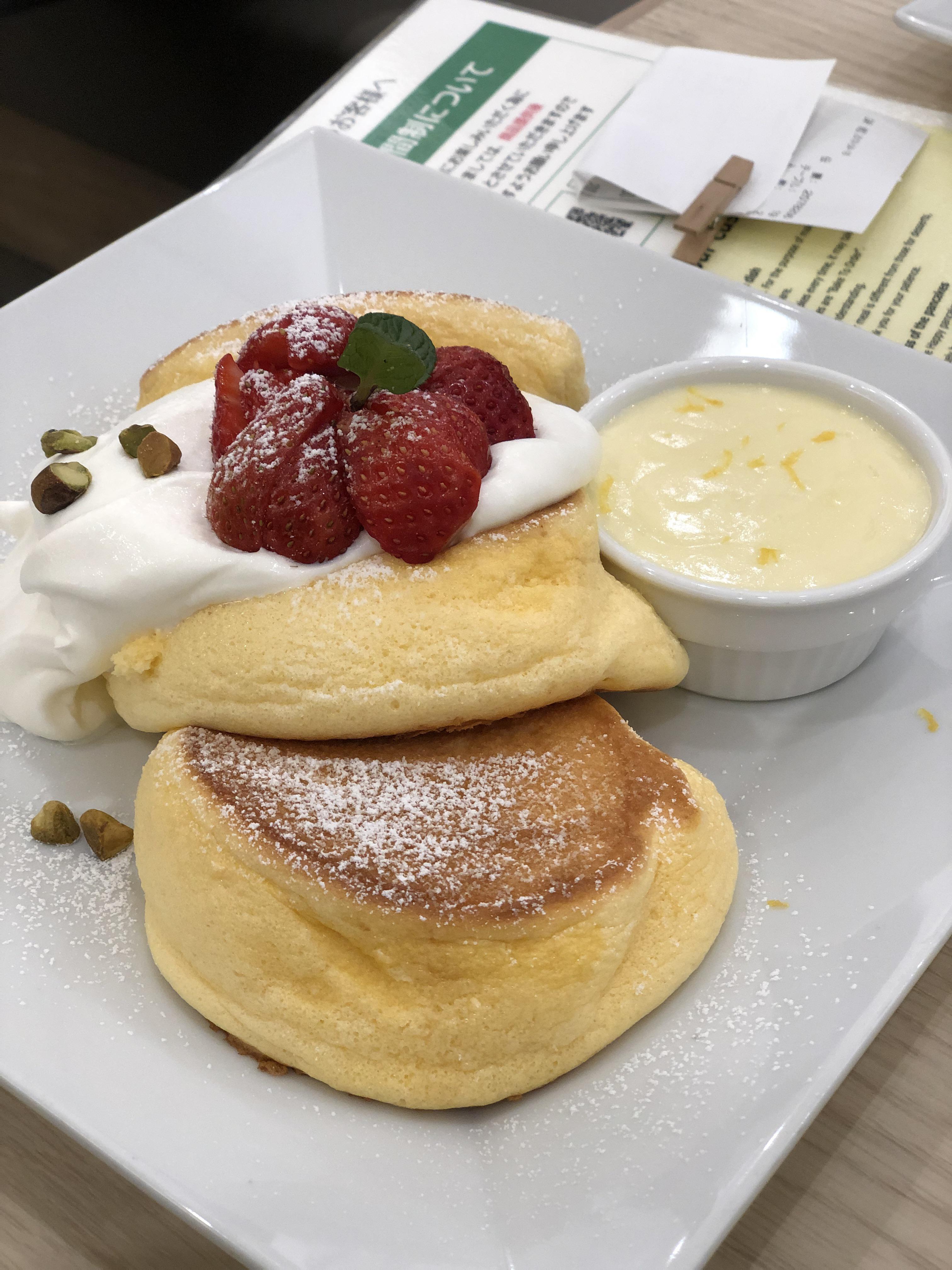 Fluffy Pancakes I had in Tokyo r/JapaneseFood
