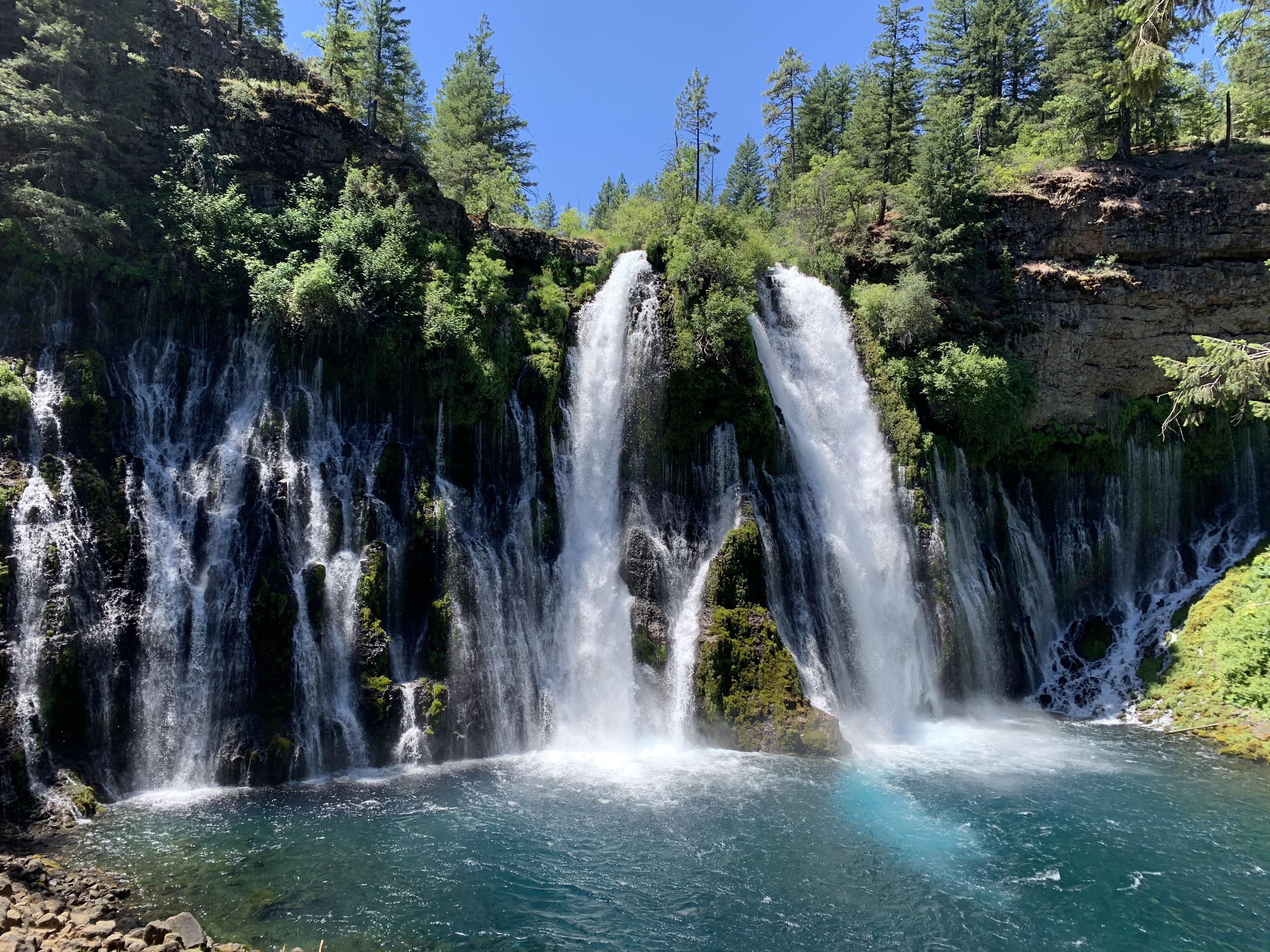 McArthur Burney Falls paradise in Northern California [OC] [3262x2448