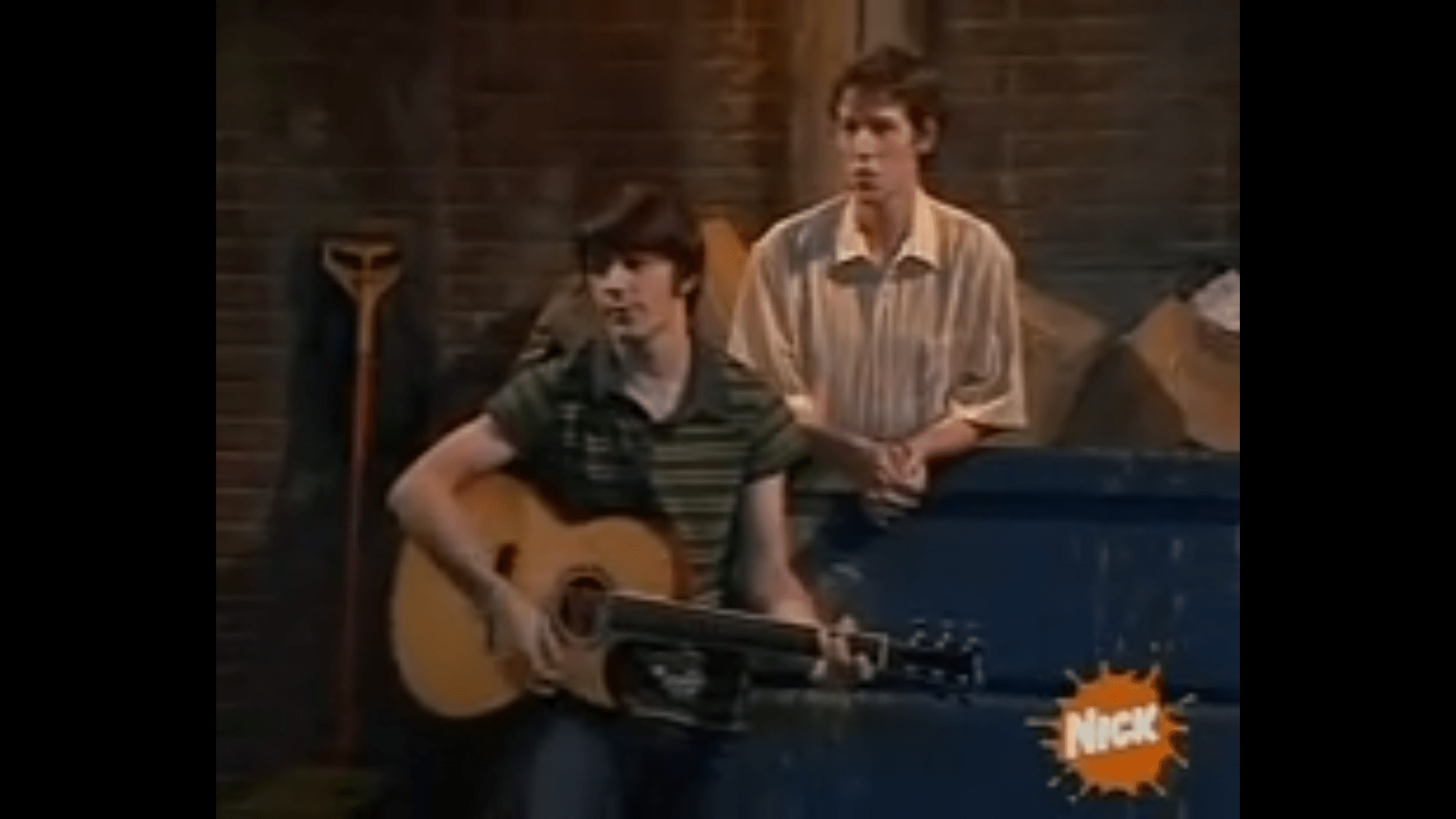 Roses are red, I watch Hulu for free r/DrakeAndJoshTwitter