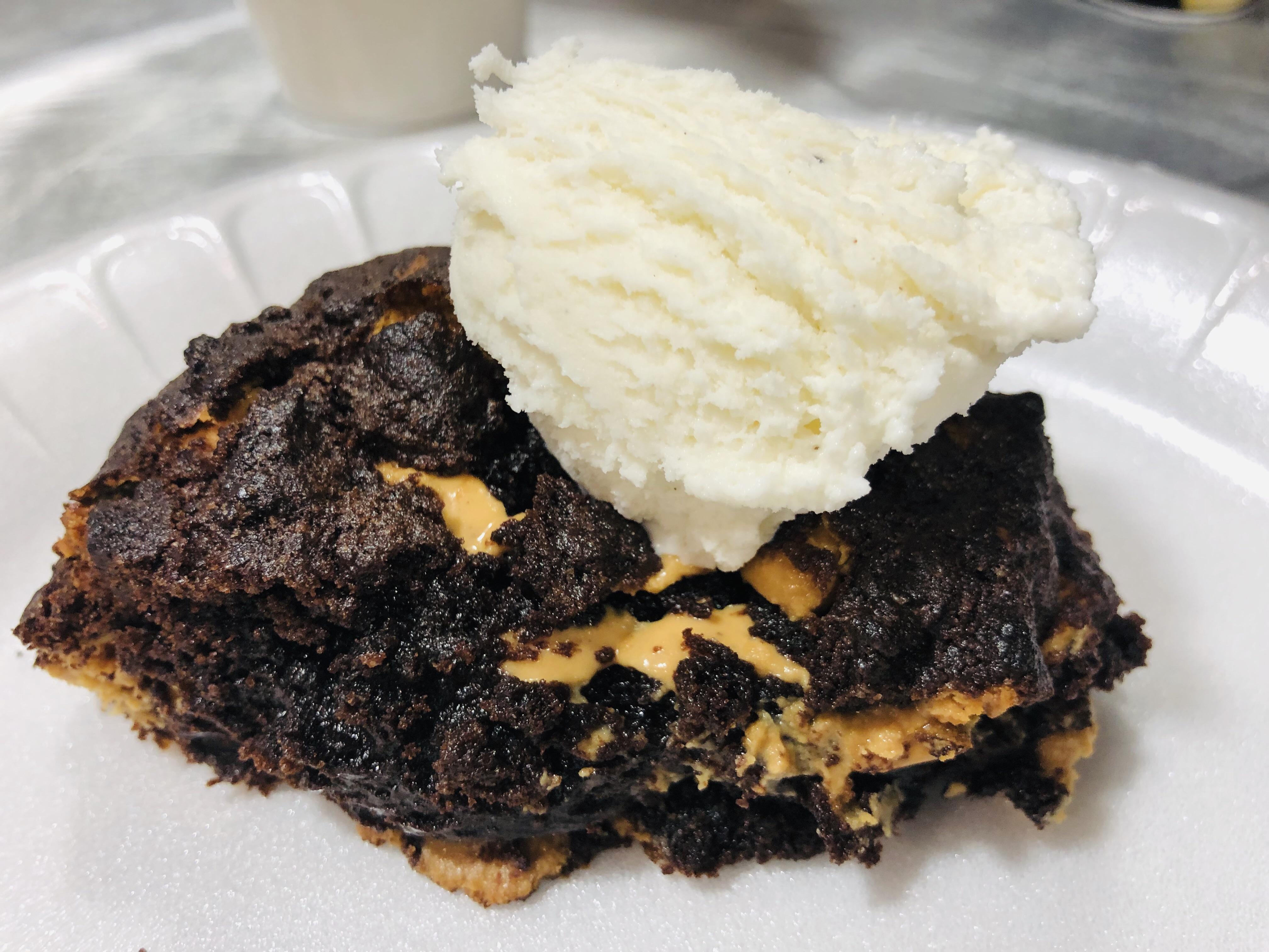 [I Ate] Chocolate Peanut Butter Cookie with Vanilla Ice Cream r/food
