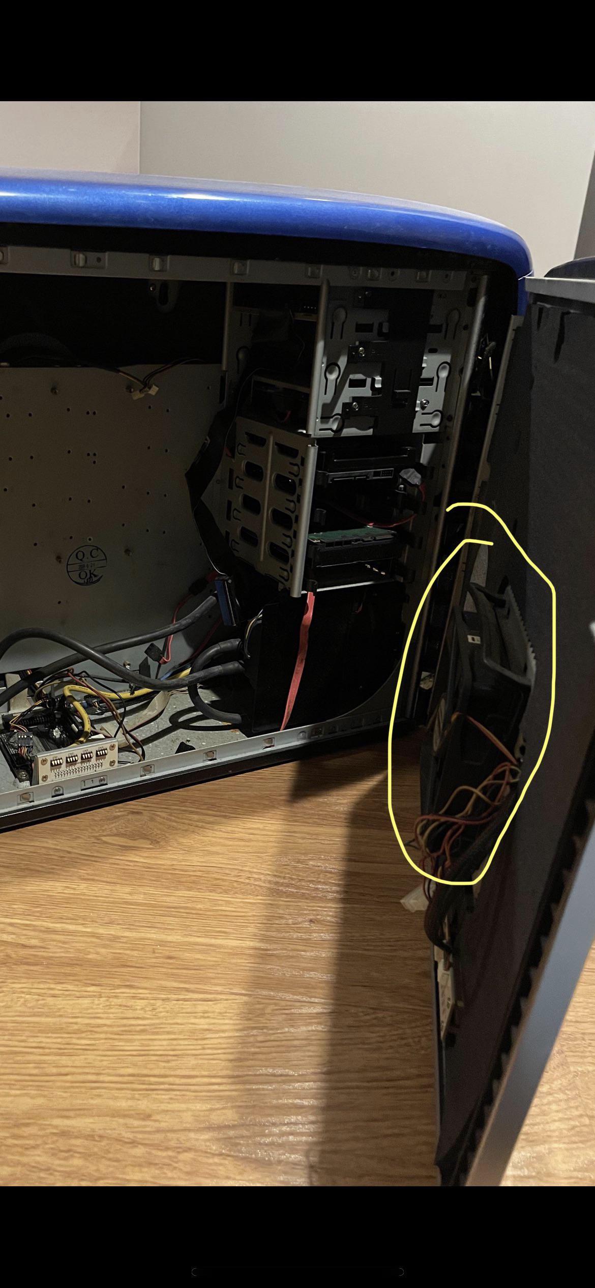 Looking for a fan mounting bracket for a Alienware Area 51 case! r