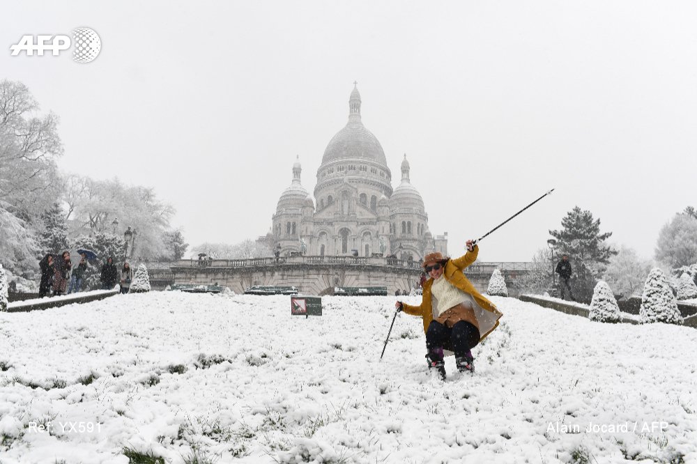 Snow in Europe Today people skiing in Paris r/europe