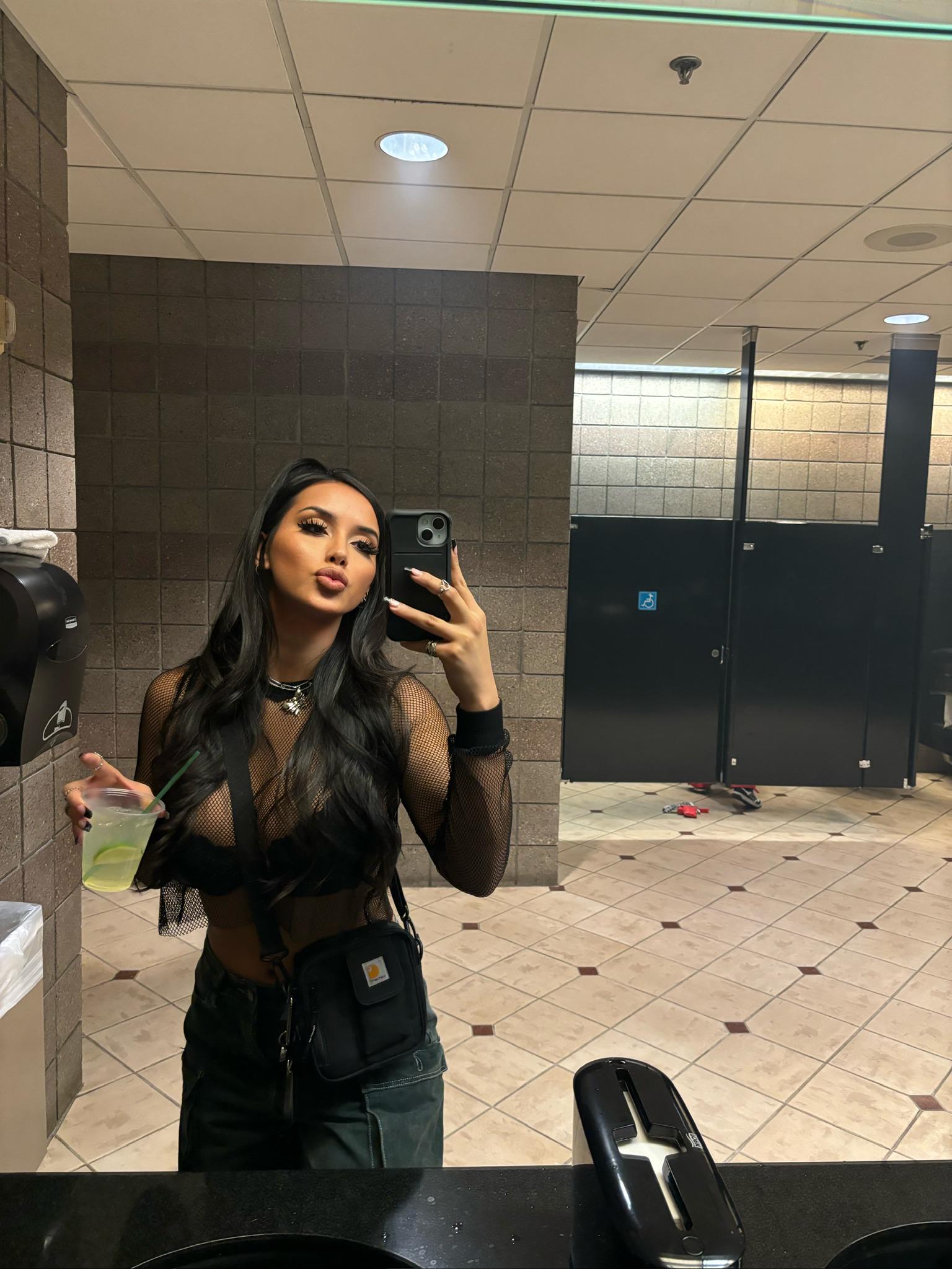 Anissa Godina (u/AnissaGodina) - Reddit