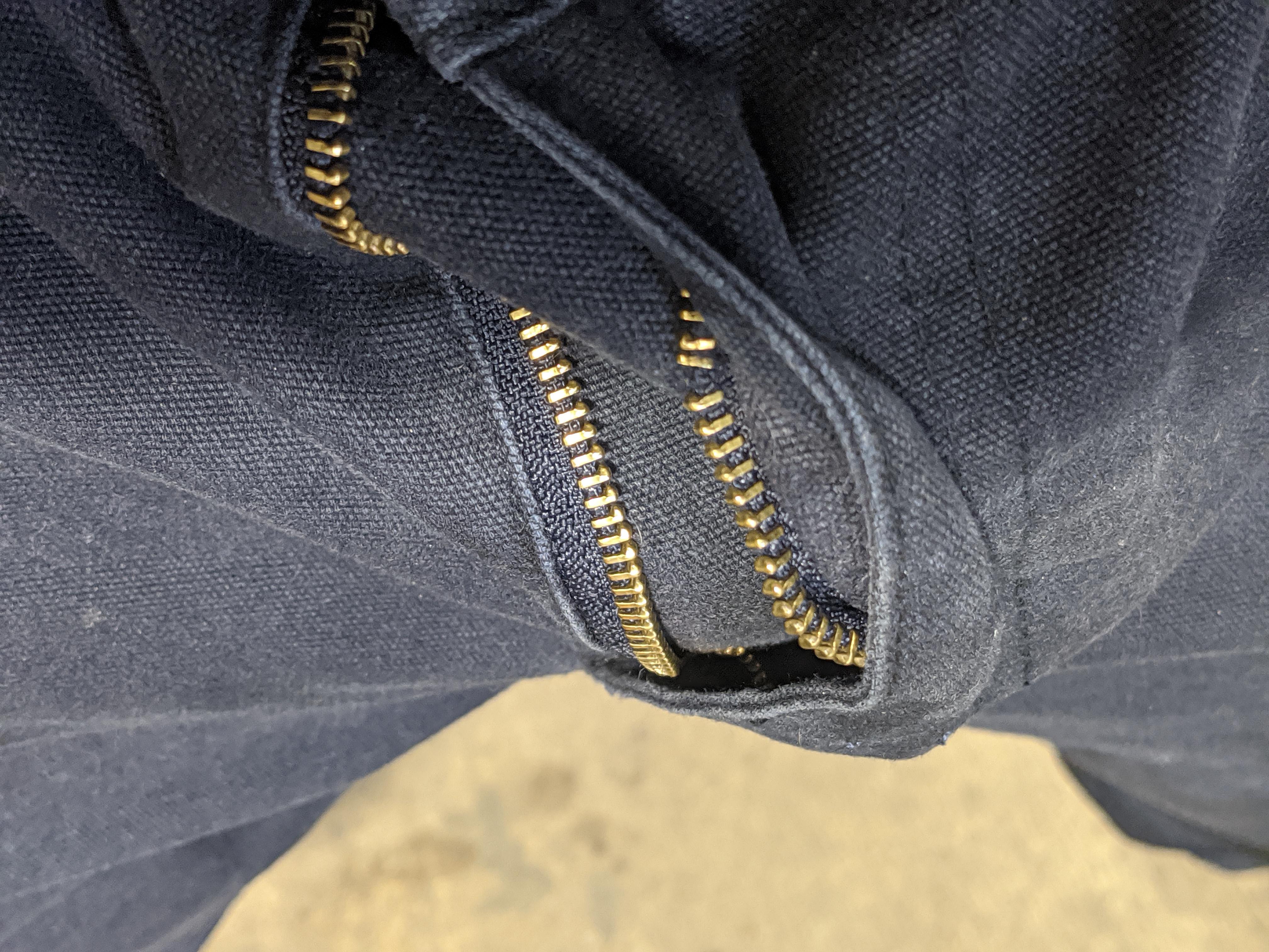 Zipper just broke on my pants while at work r/Wellthatsucks