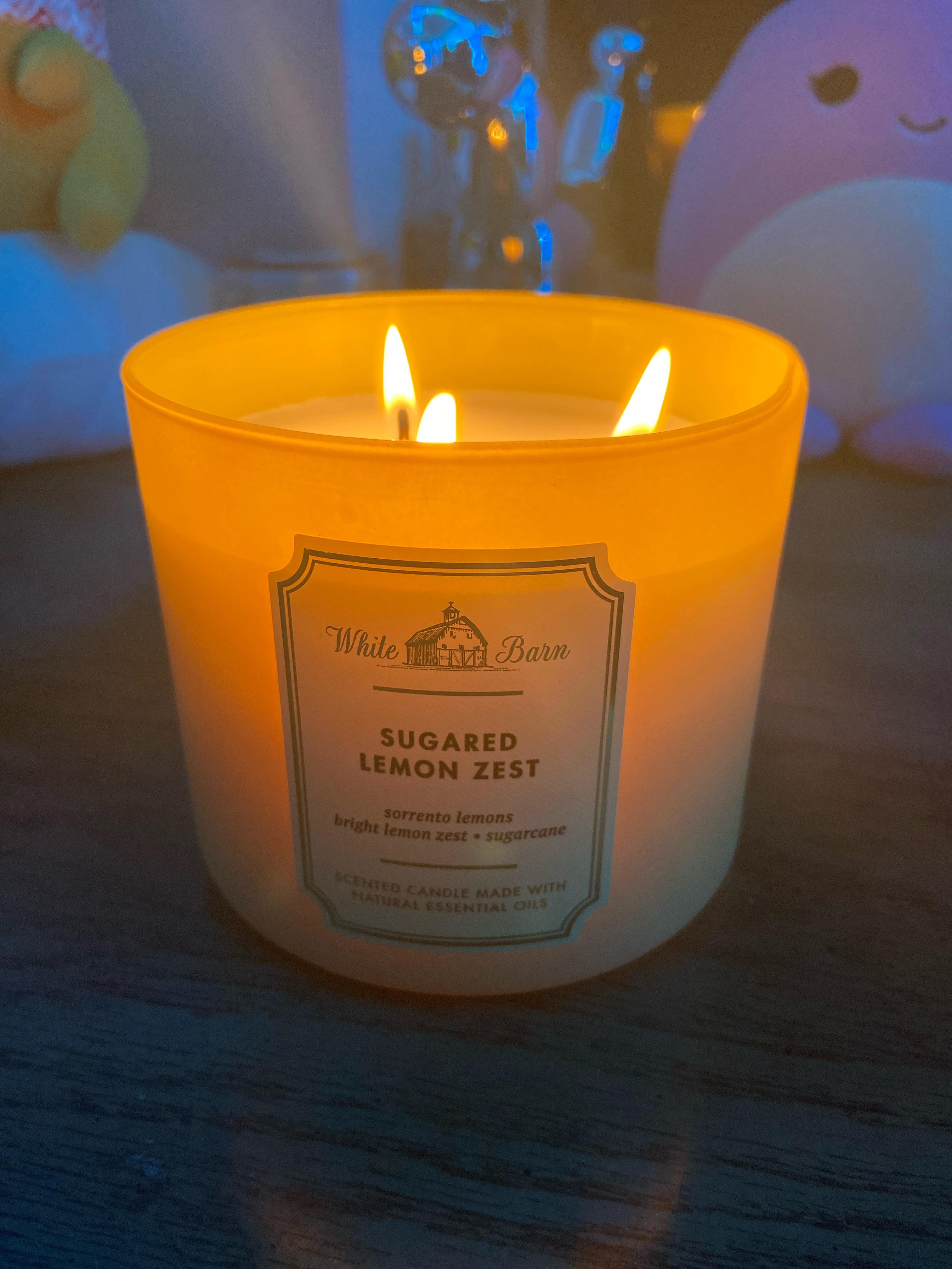 Finally burning a candle ive had since January! Sugared lemon zest 🍋