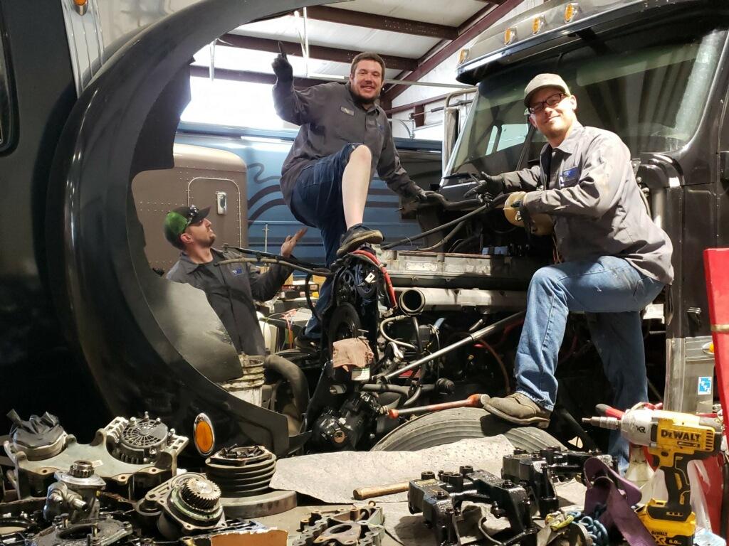 Truckers, let's not to show our appreciation for our friendly