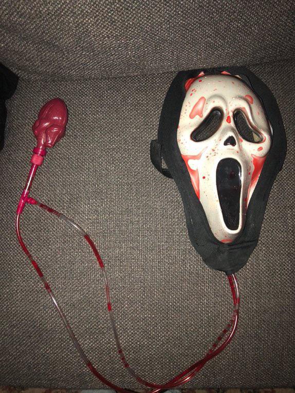 Bleeding Scream Mask