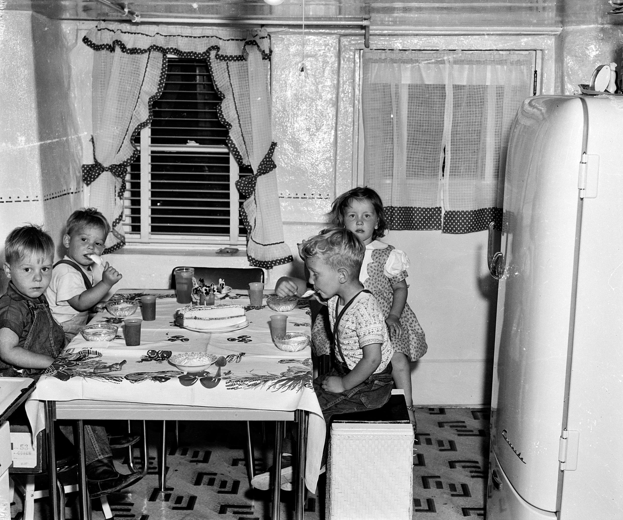 Birthday, Black Eagle Montana, 1950. Photo 1 r/TheWayWeWere