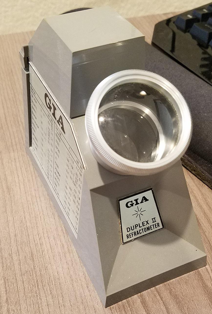 20yo GIA refractometer, can this be recalibrated? r/Gemology