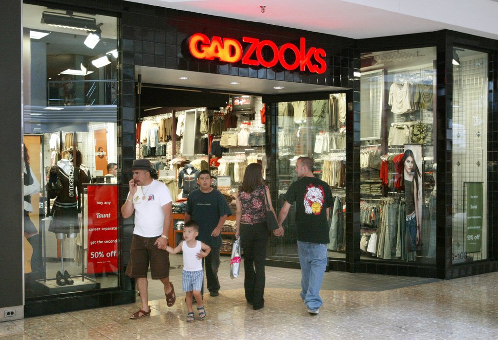 Gadzooks, the coolest clothing store in the mall circa 1999. r/nostalgia