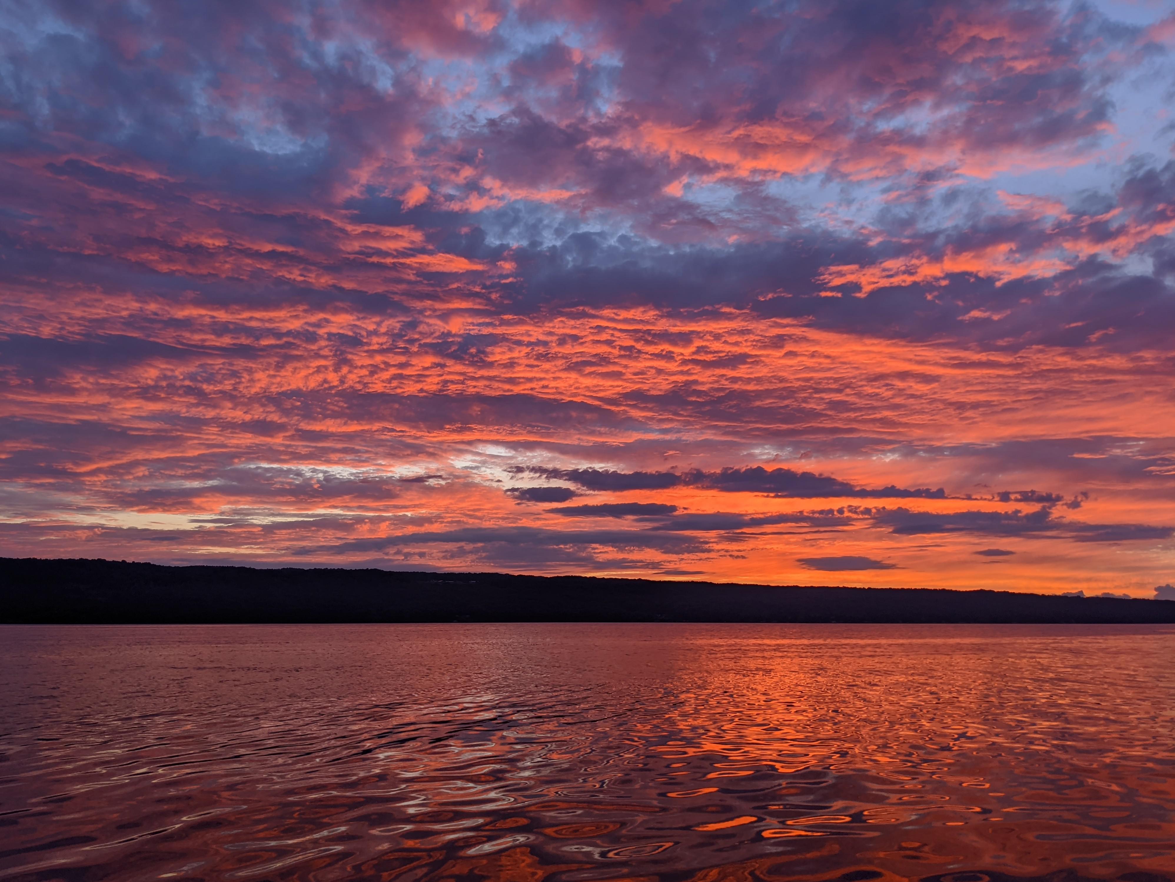 Took a photo of the sunset over Seneca Lake in Upstate New York! r/pics