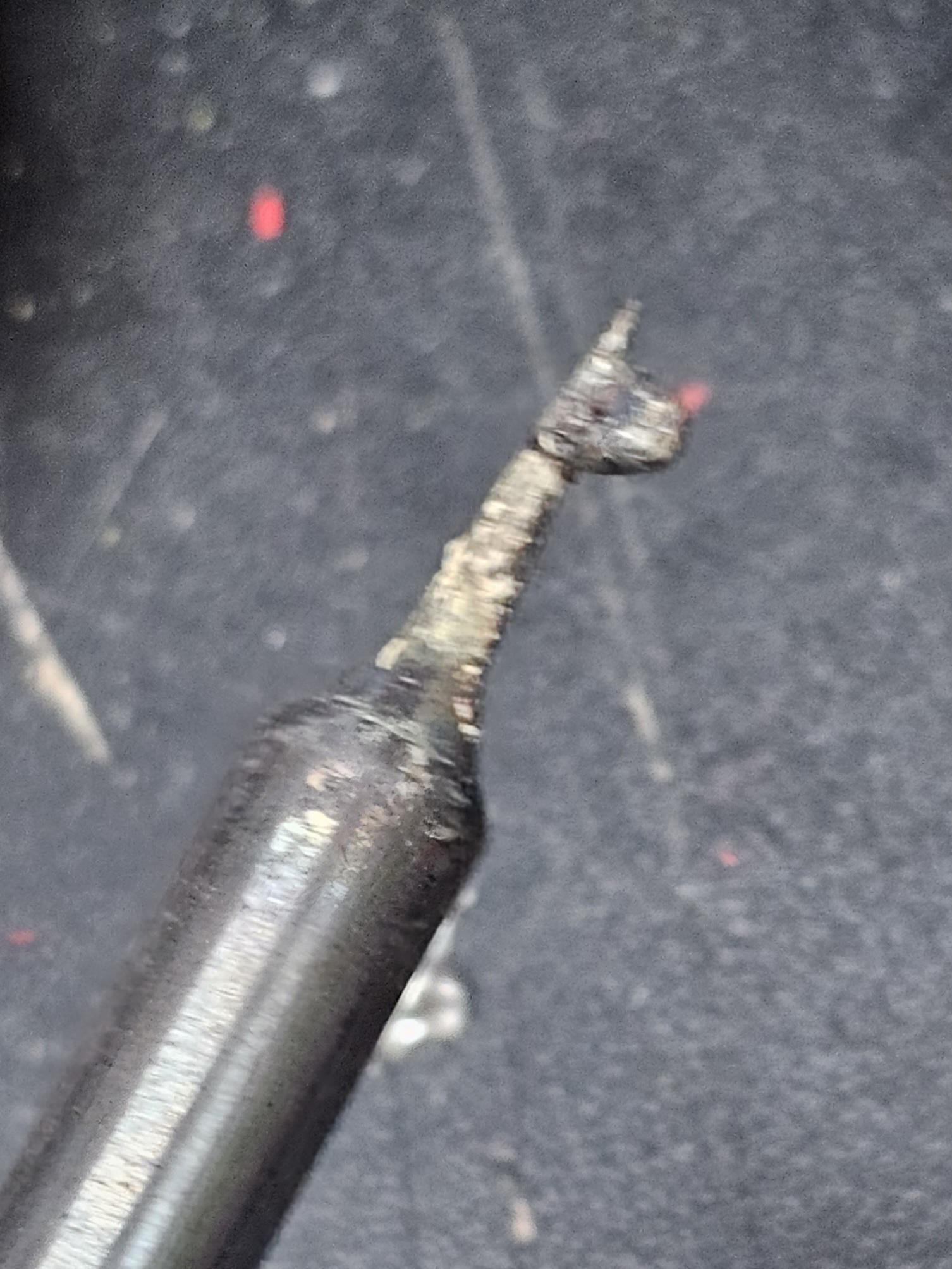 First time trying to solder a simple XT60, why is all my solder